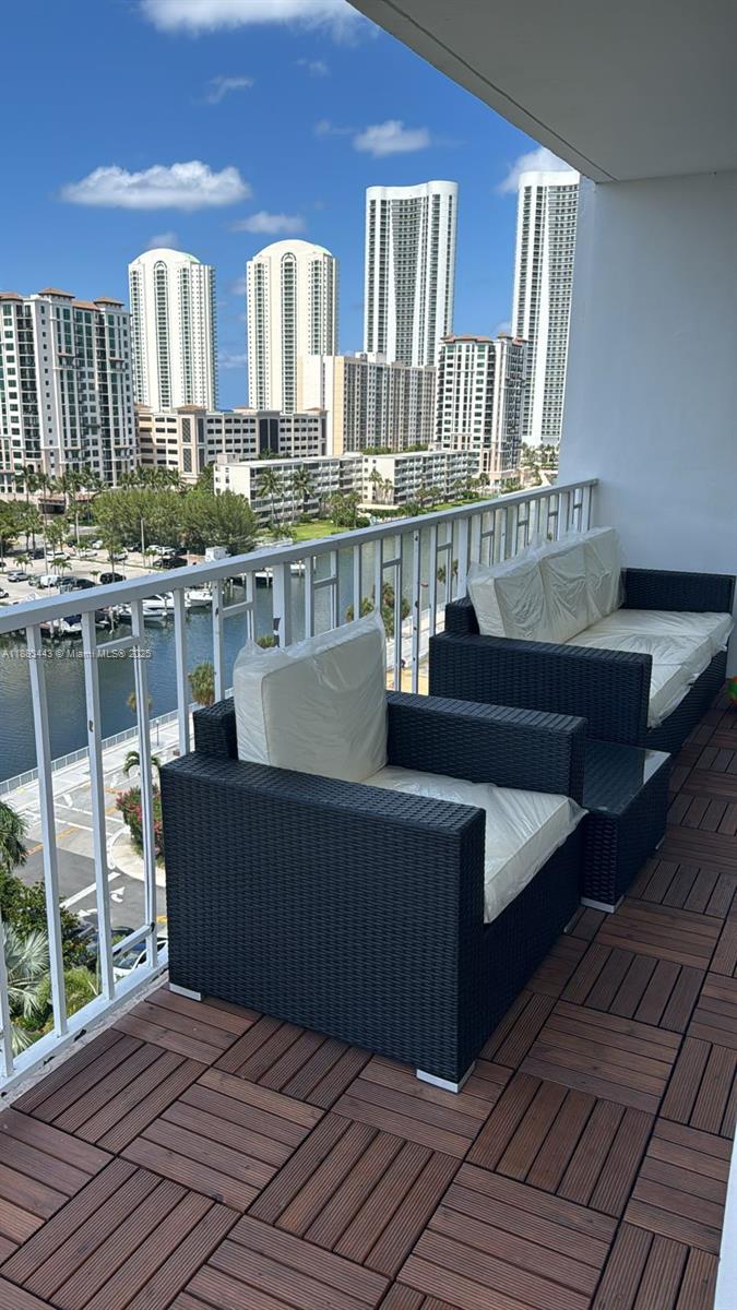 1021 2 / 2 1350 sq. ft. $ 2025-09-23 0 Photo