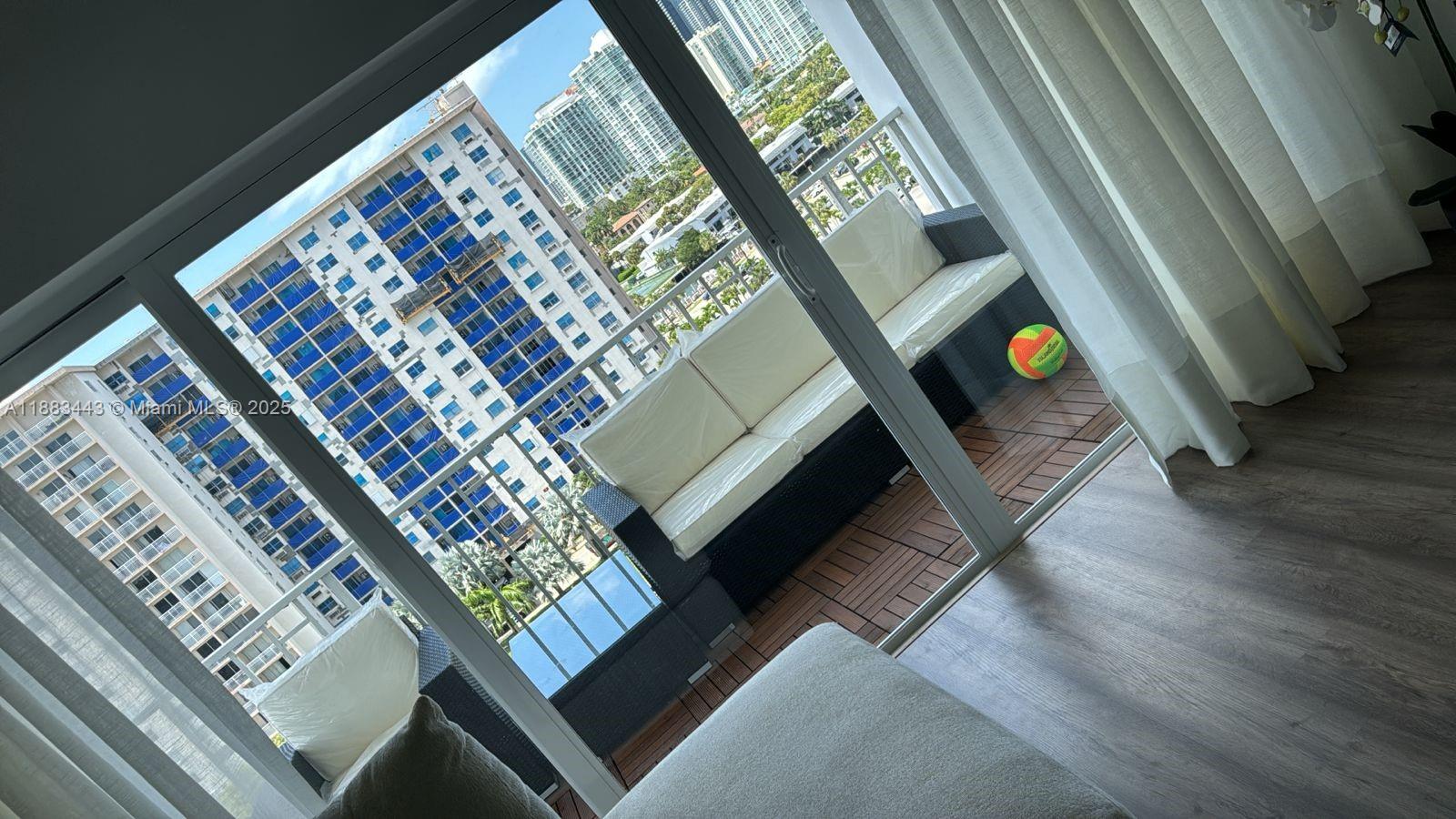 1021 2 / 2 1350 sq. ft. $ 2025-09-23 0 Photo