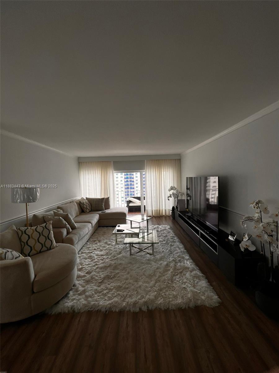 1021 2 / 2 1350 sq. ft. $ 2025-09-23 0 Photo