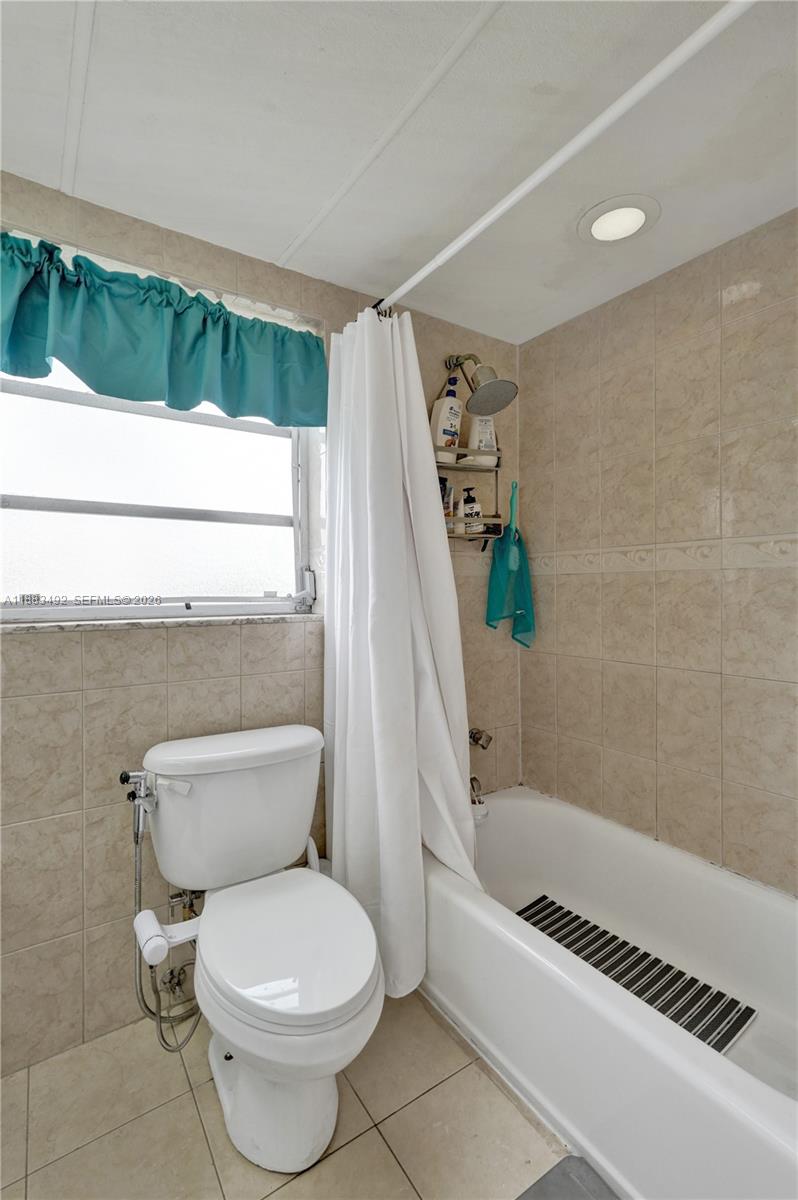 See details 501 3 / 2 1390 sq. ft. $ 2026-07-06 0 Photo
