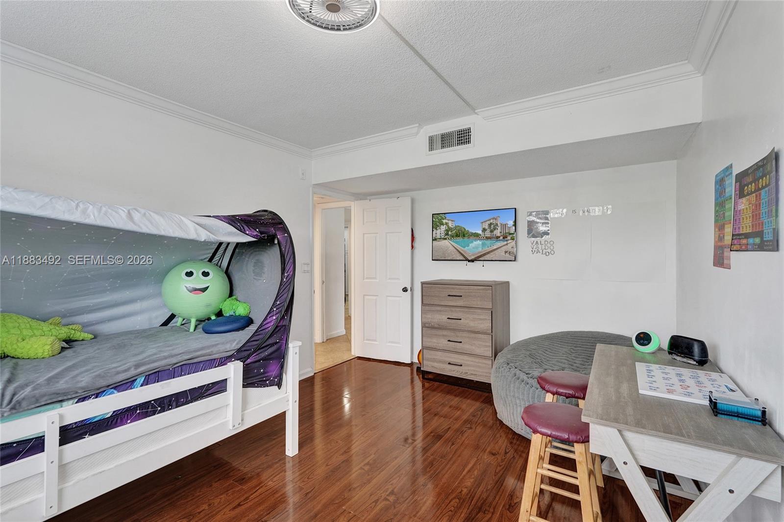 See details 501 3 / 2 1390 sq. ft. $ 2026-07-06 0 Photo