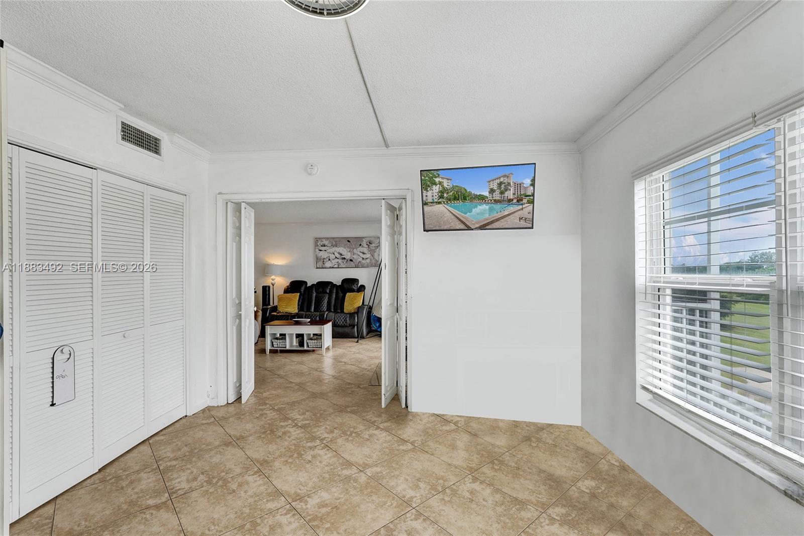 See details 501 3 / 2 1390 sq. ft. $ 2026-07-06 0 Photo