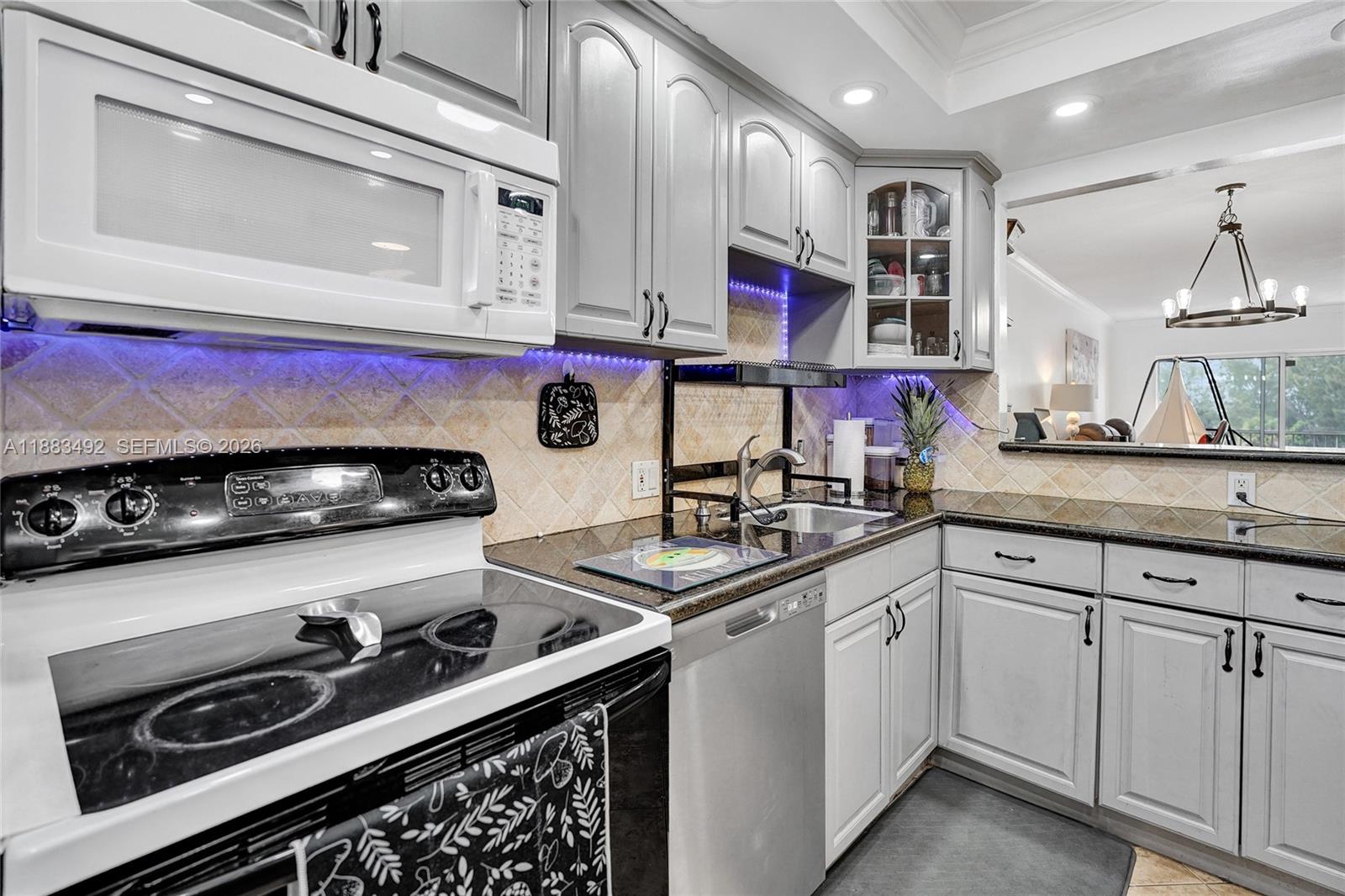 See details 501 3 / 2 1390 sq. ft. $ 2026-07-06 0 Photo