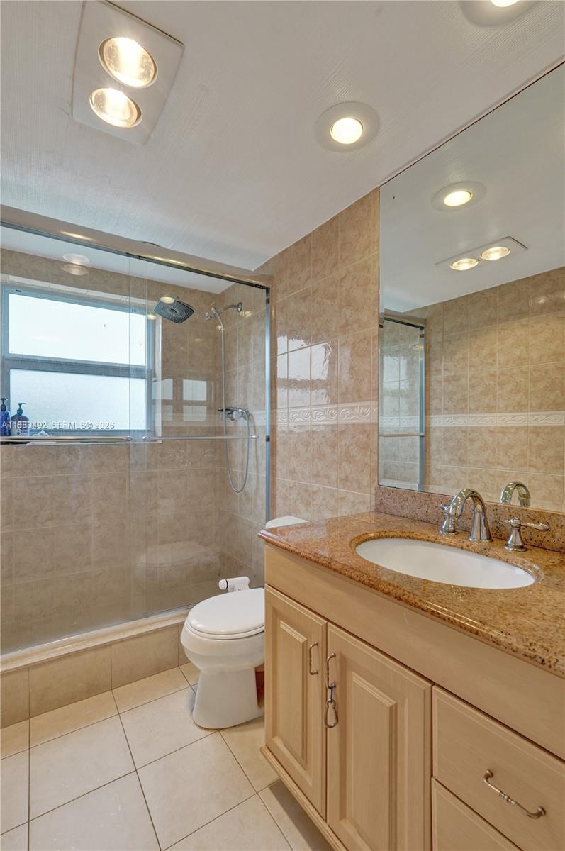 See details 501 3 / 2 1390 sq. ft. $ 2026-07-06 0 Photo