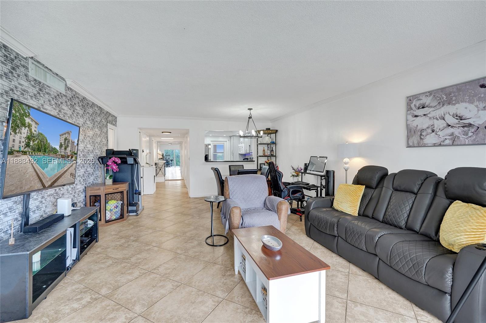 See details 501 3 / 2 1390 sq. ft. $ 2026-07-06 0 Photo
