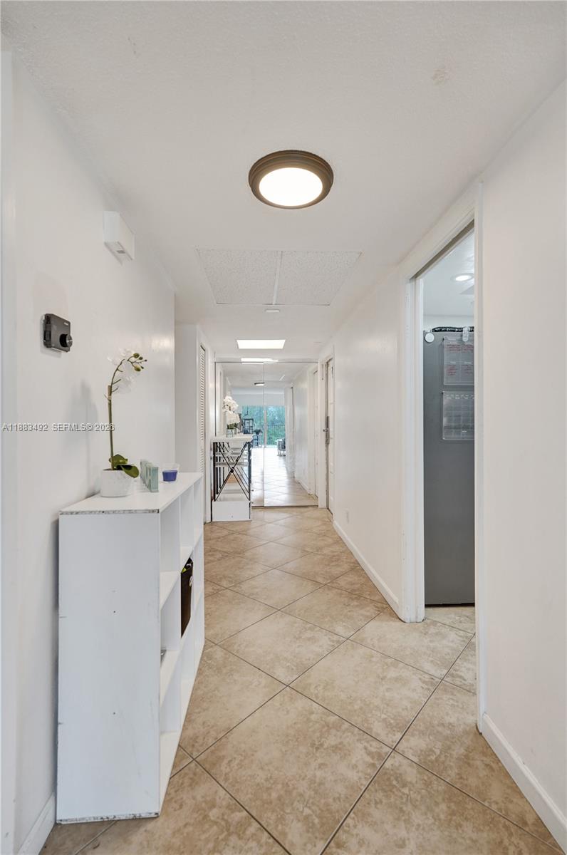 See details 501 3 / 2 1390 sq. ft. $ 2026-07-06 0 Photo