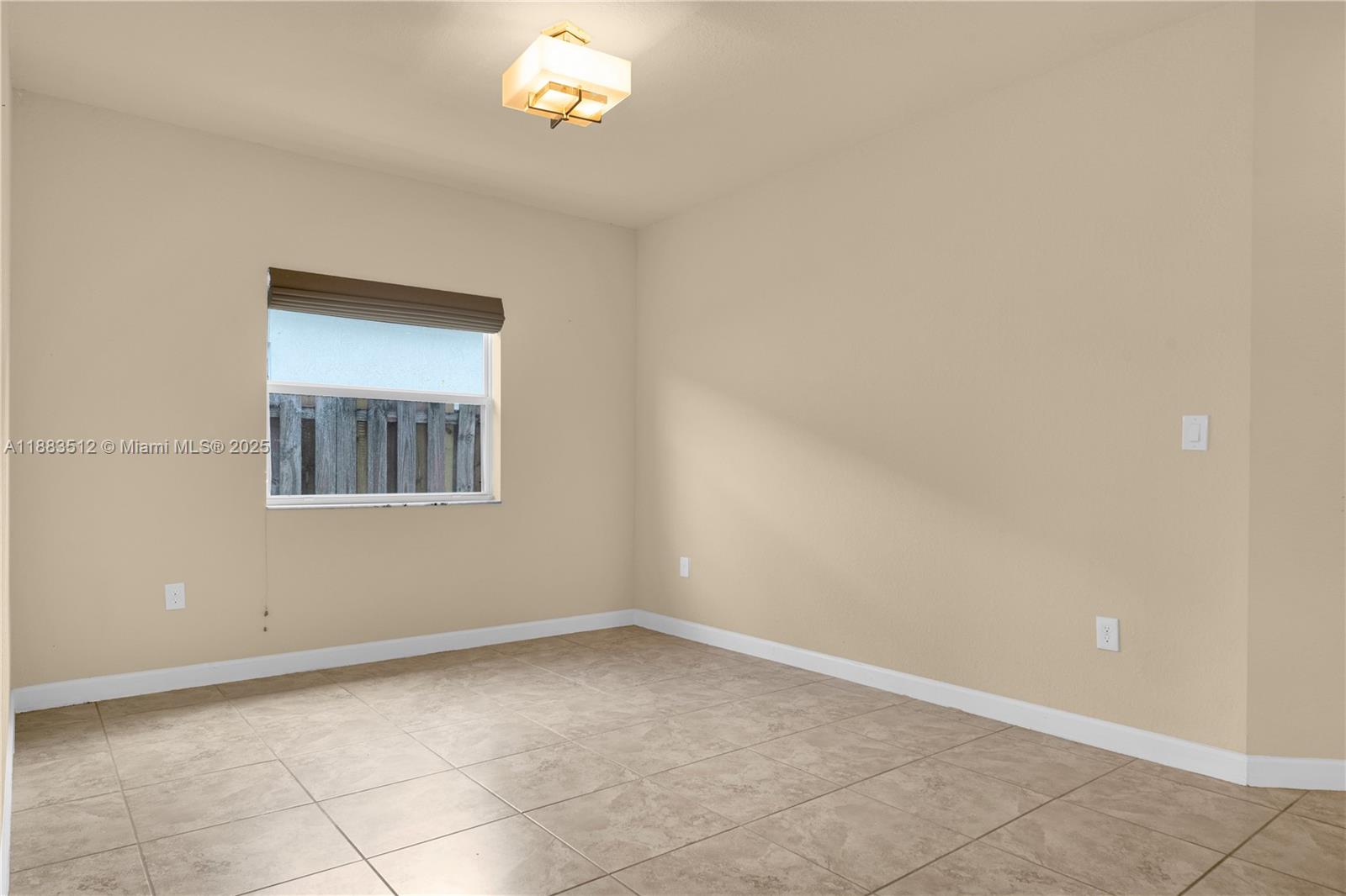 2401 4 / 2 1400 sq. ft. $ 2025-10-24 0 Photo