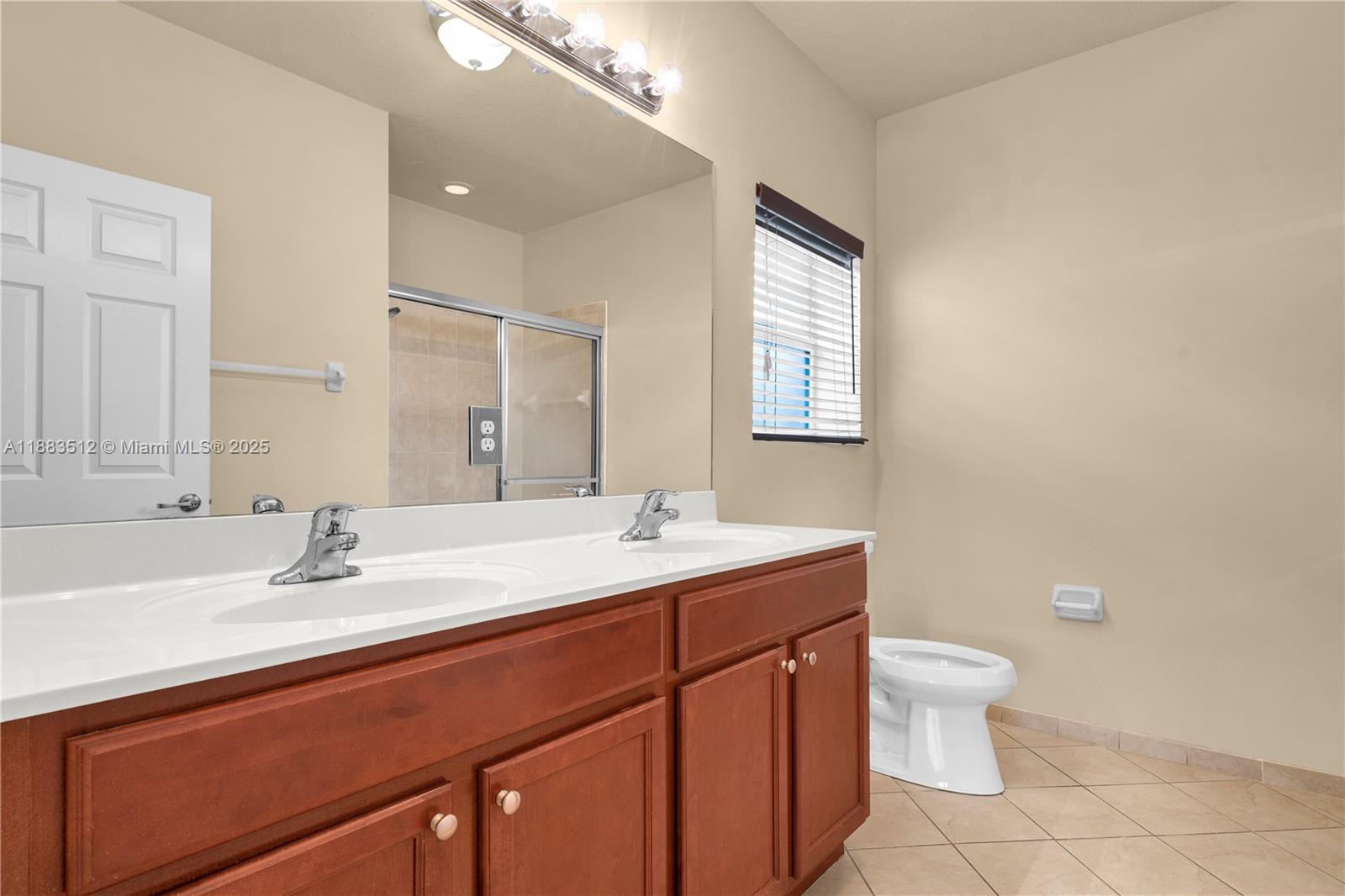 2401 4 / 2 1400 sq. ft. $ 2025-10-24 0 Photo