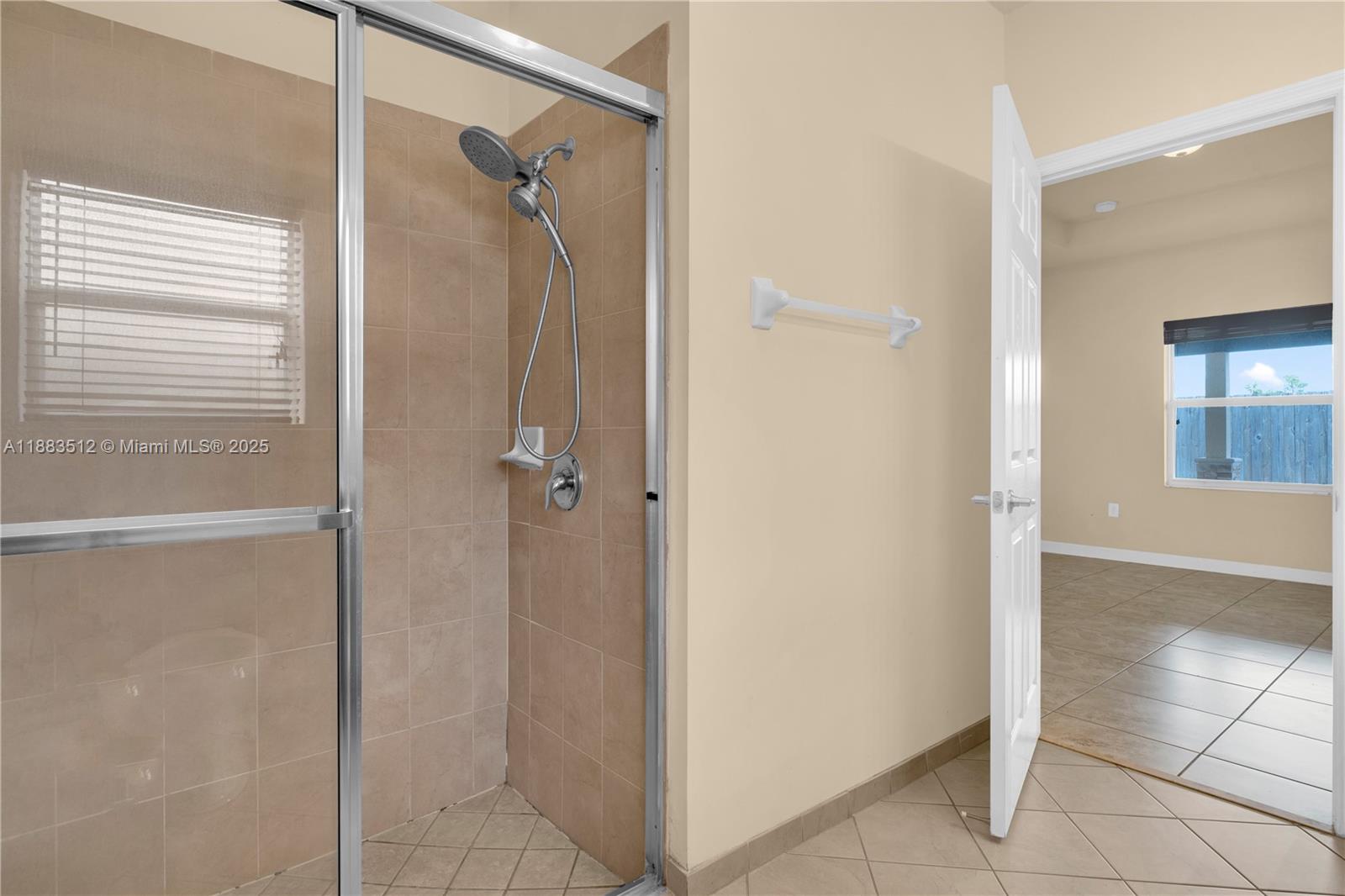 2401 4 / 2 1400 sq. ft. $ 2025-10-24 0 Photo