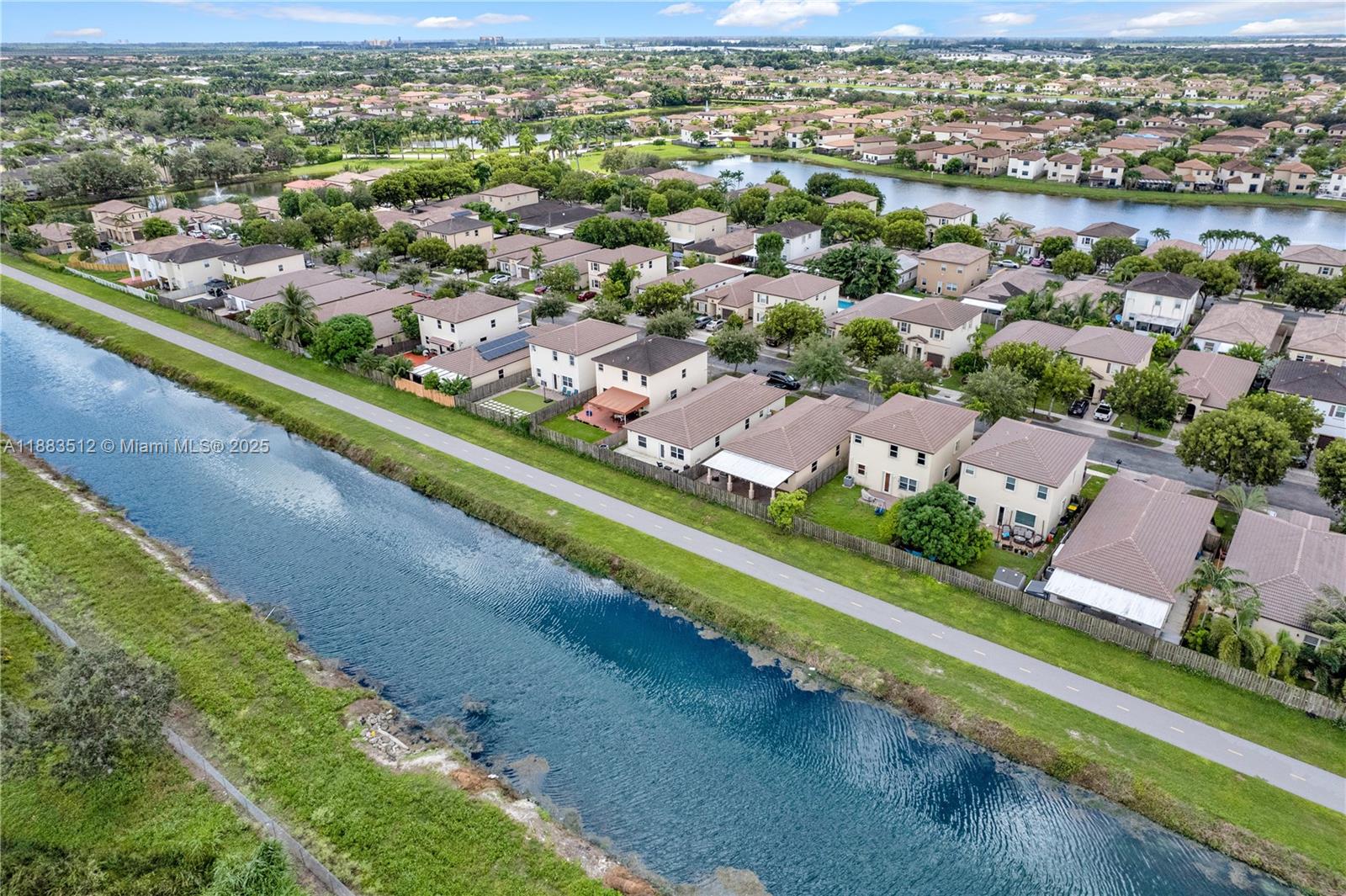 2401 4 / 2 1400 sq. ft. $ 2025-10-24 0 Photo