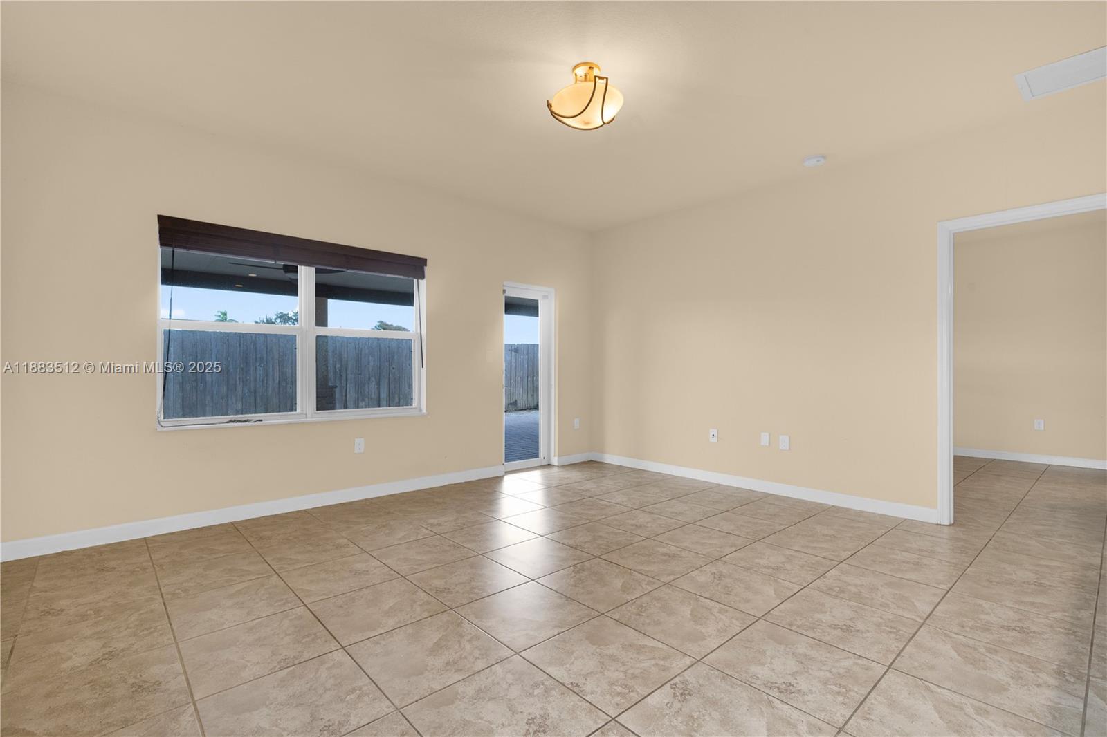 2401 4 / 2 1400 sq. ft. $ 2025-10-24 0 Photo