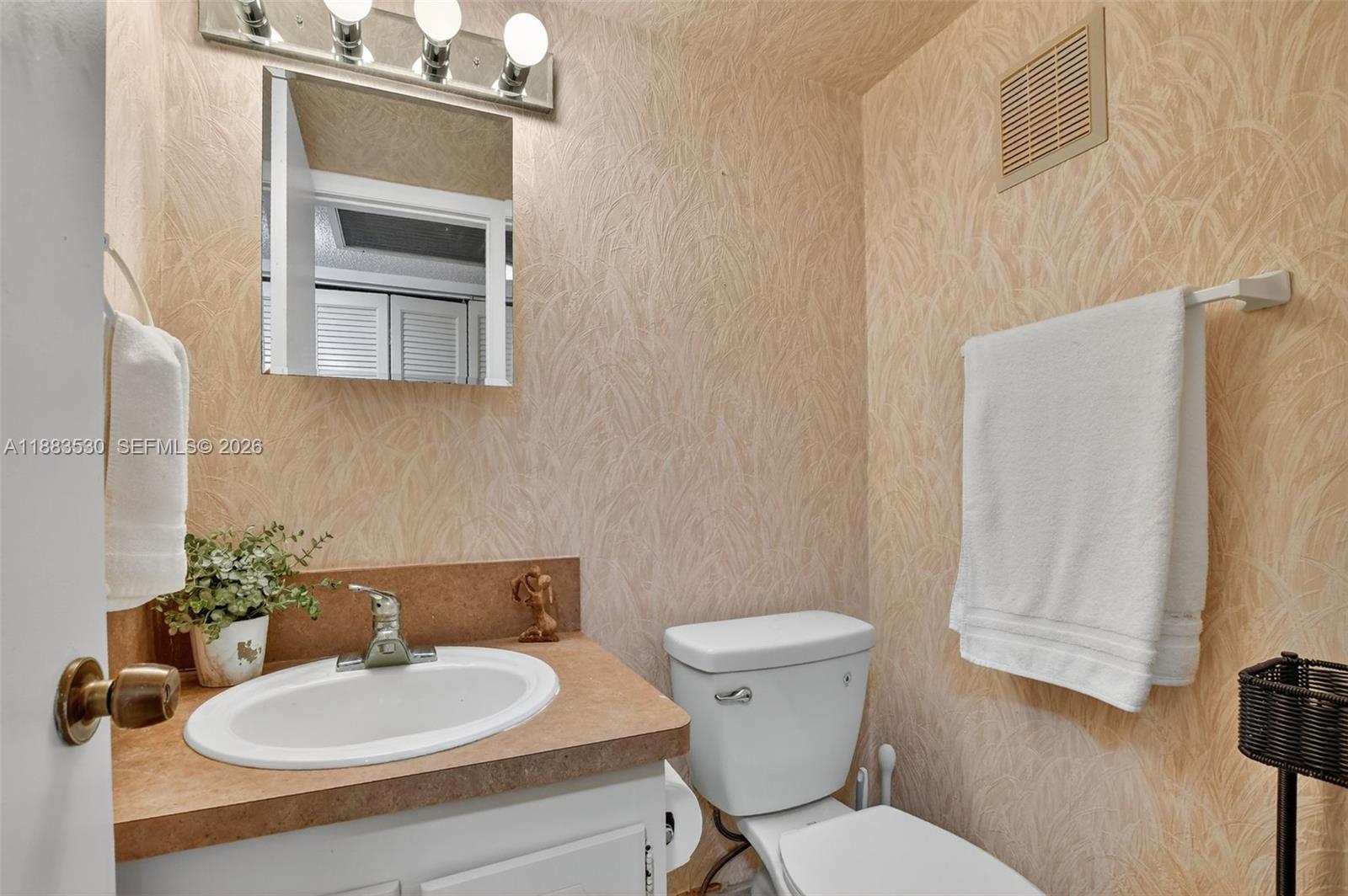 2009 1 / 2 700 sq. ft. $ 2026-07-24 0 foto