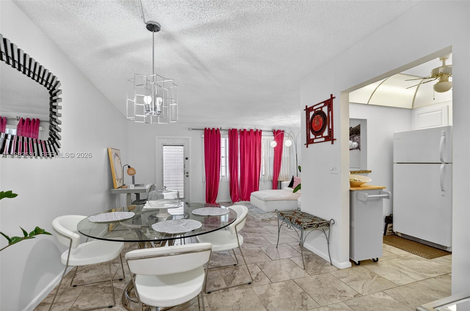 2009 1 / 2 700 sq. ft. $ 2026-07-24 0 foto
