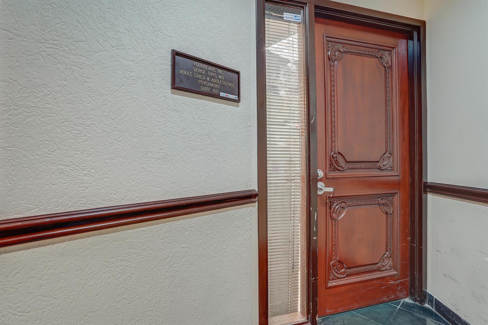 100  / 2  sq. ft. $ 2026-06-13 0 Photo