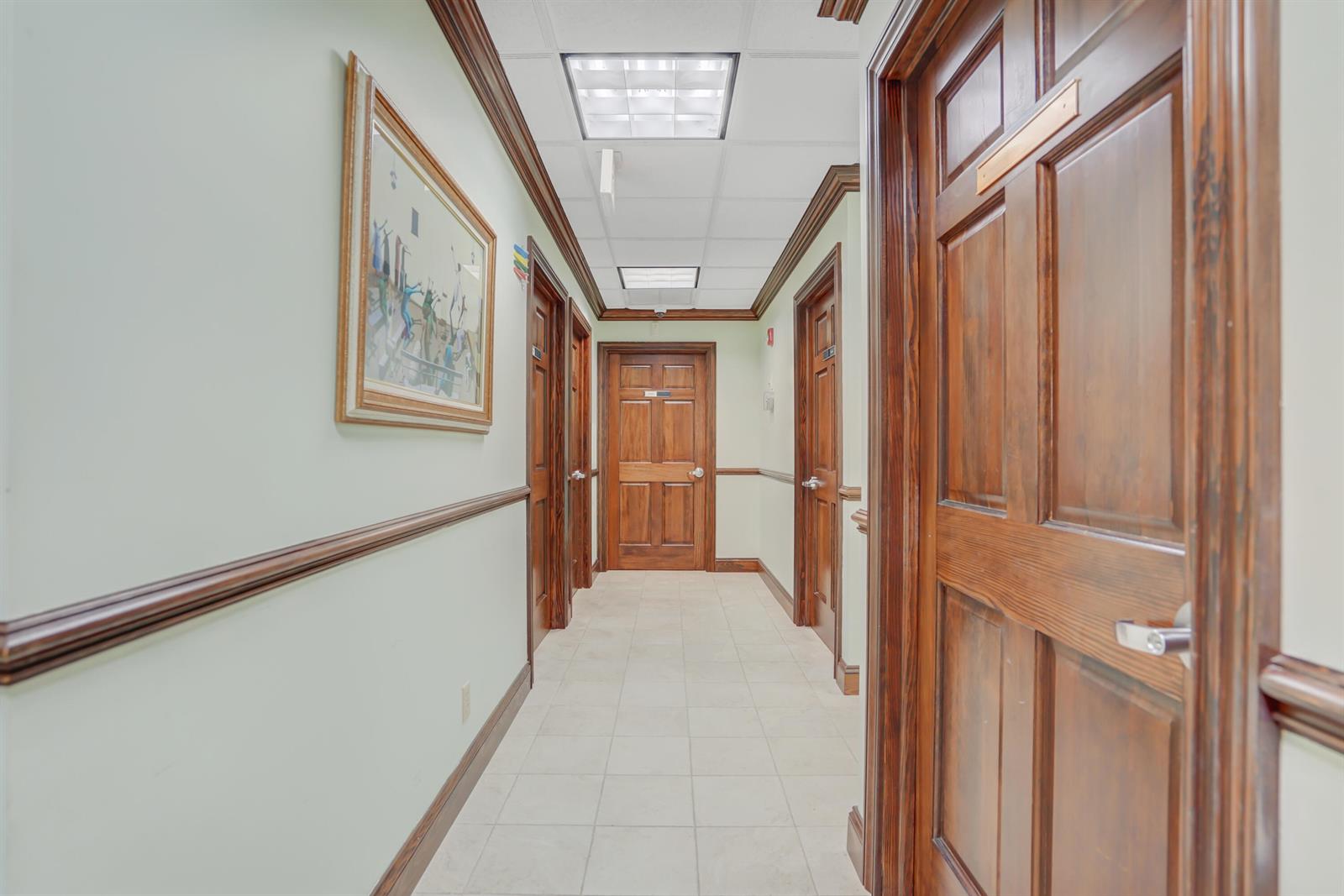 100  / 2  sq. ft. $ 2026-06-13 0 Photo