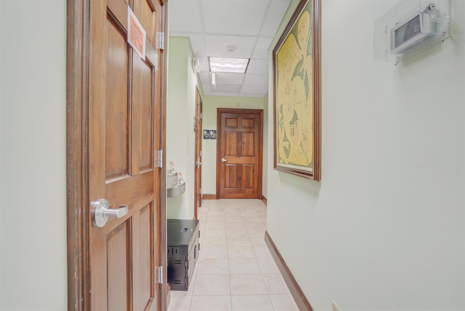 100  / 2  sq. ft. $ 2026-06-13 0 Photo