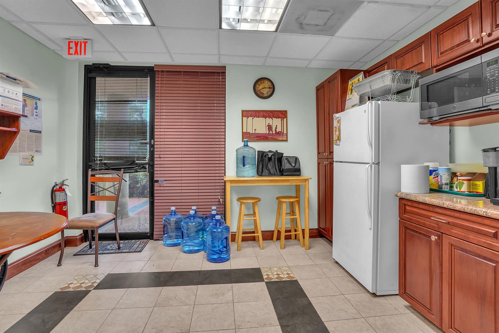 100  / 2  sq. ft. $ 2026-06-13 0 Photo