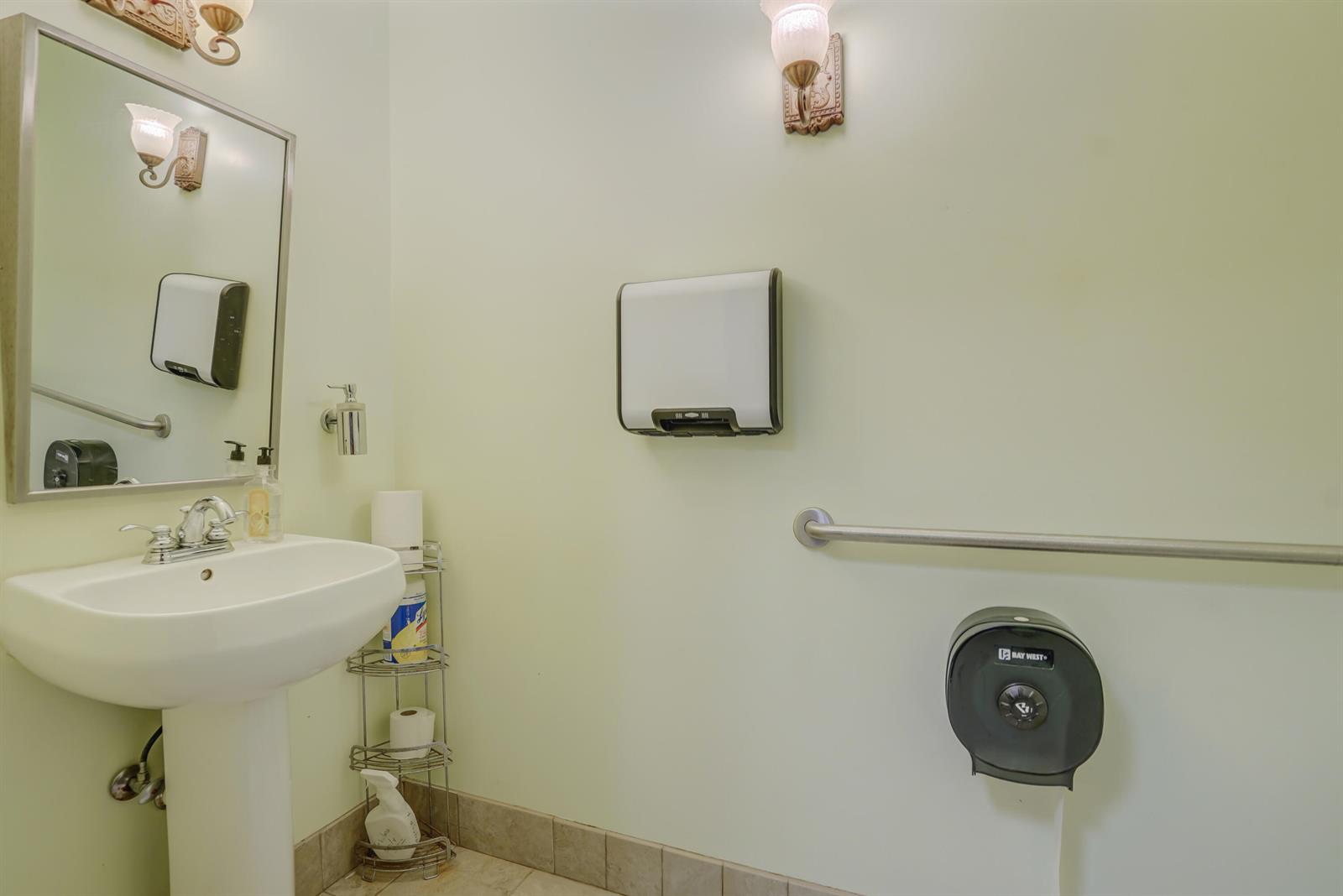100  / 2  sq. ft. $ 2026-06-13 0 Photo