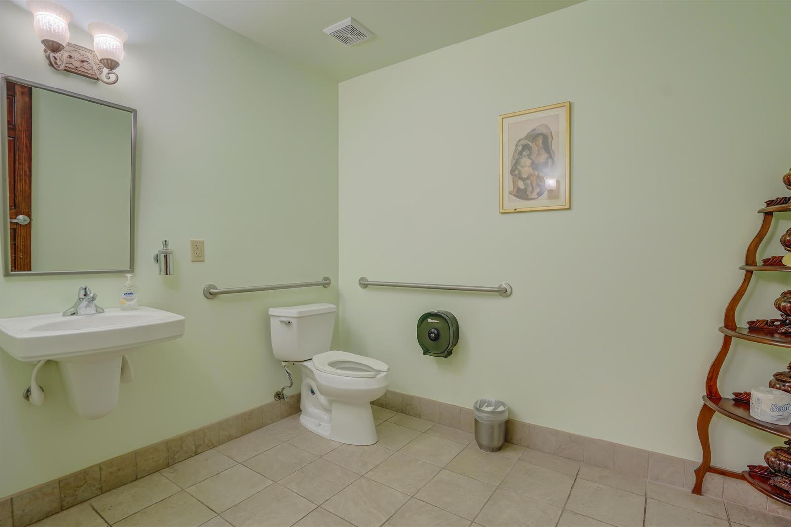 100  / 2  sq. ft. $ 2026-06-13 0 Photo