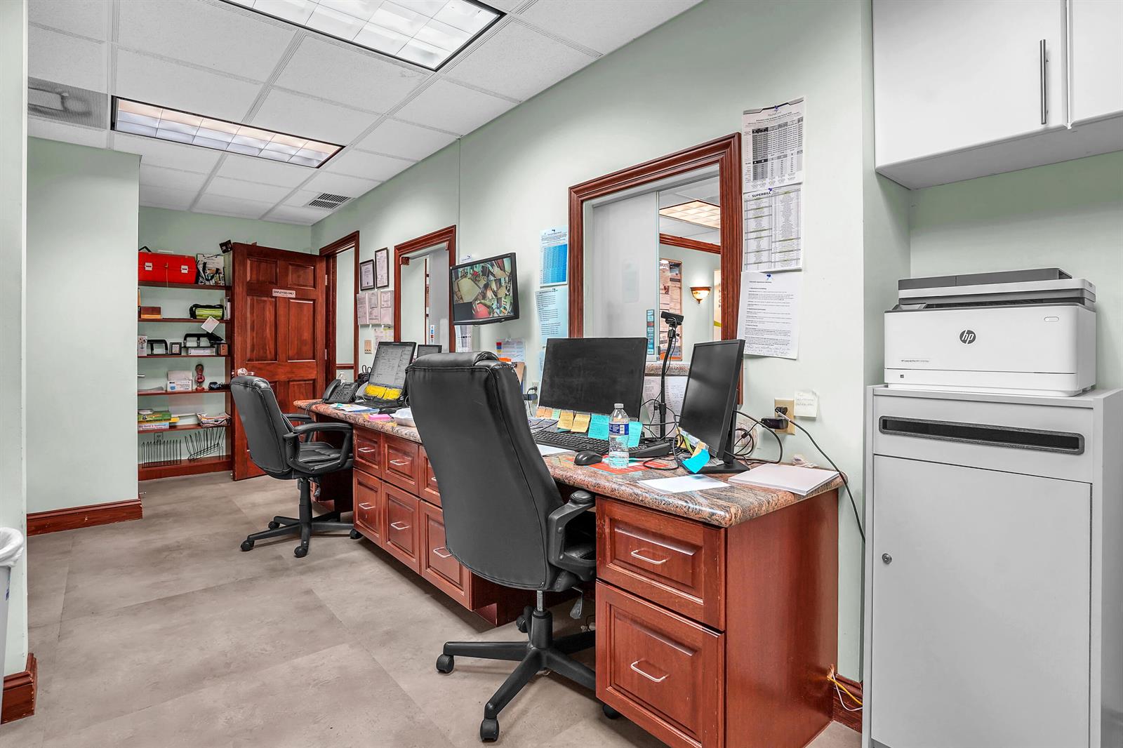 100  / 2  sq. ft. $ 2026-06-13 0 Photo