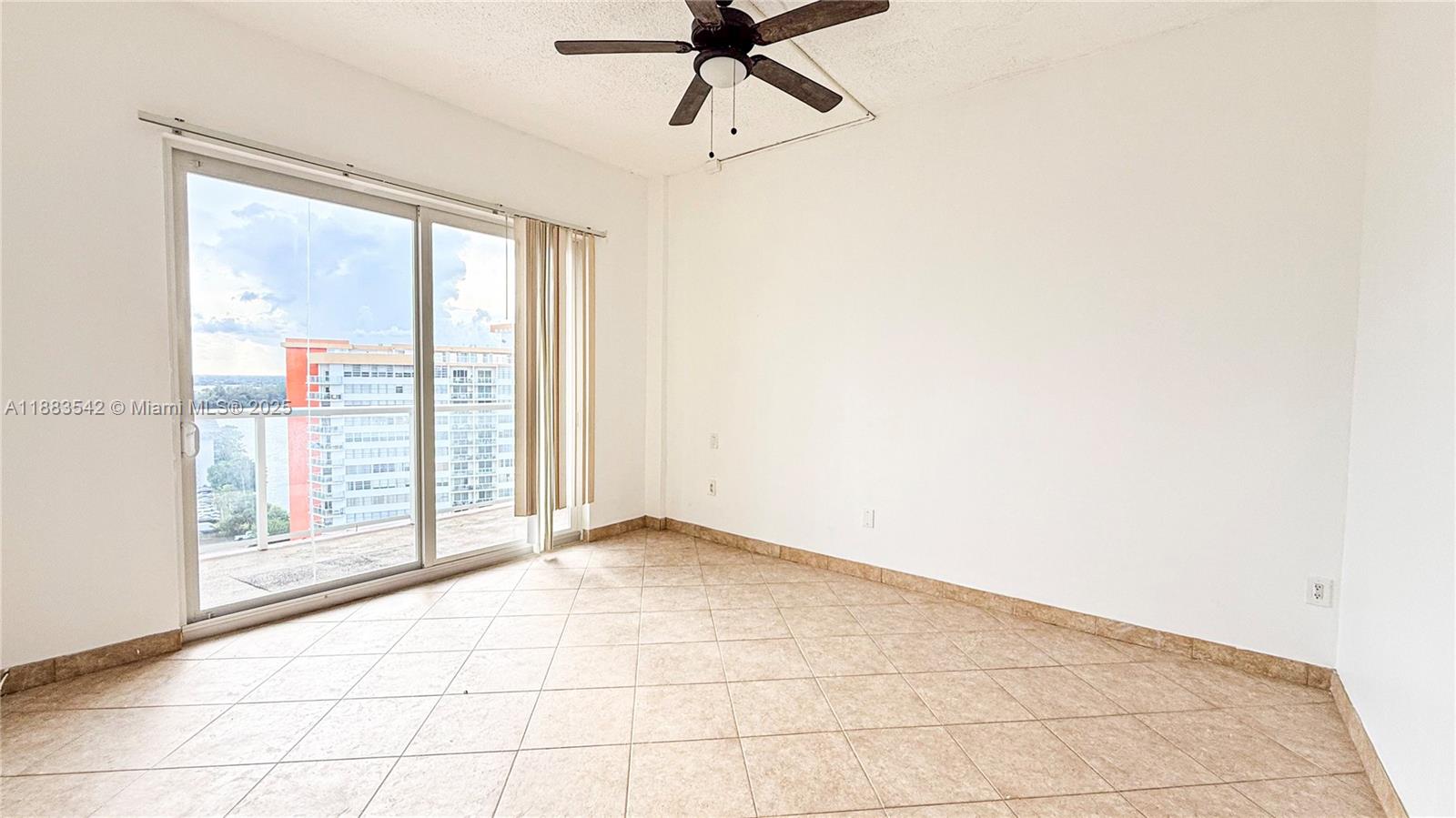 Ver detalles 1701E 1 / 1 801 sq. ft. $ 2025-09-23 0 foto