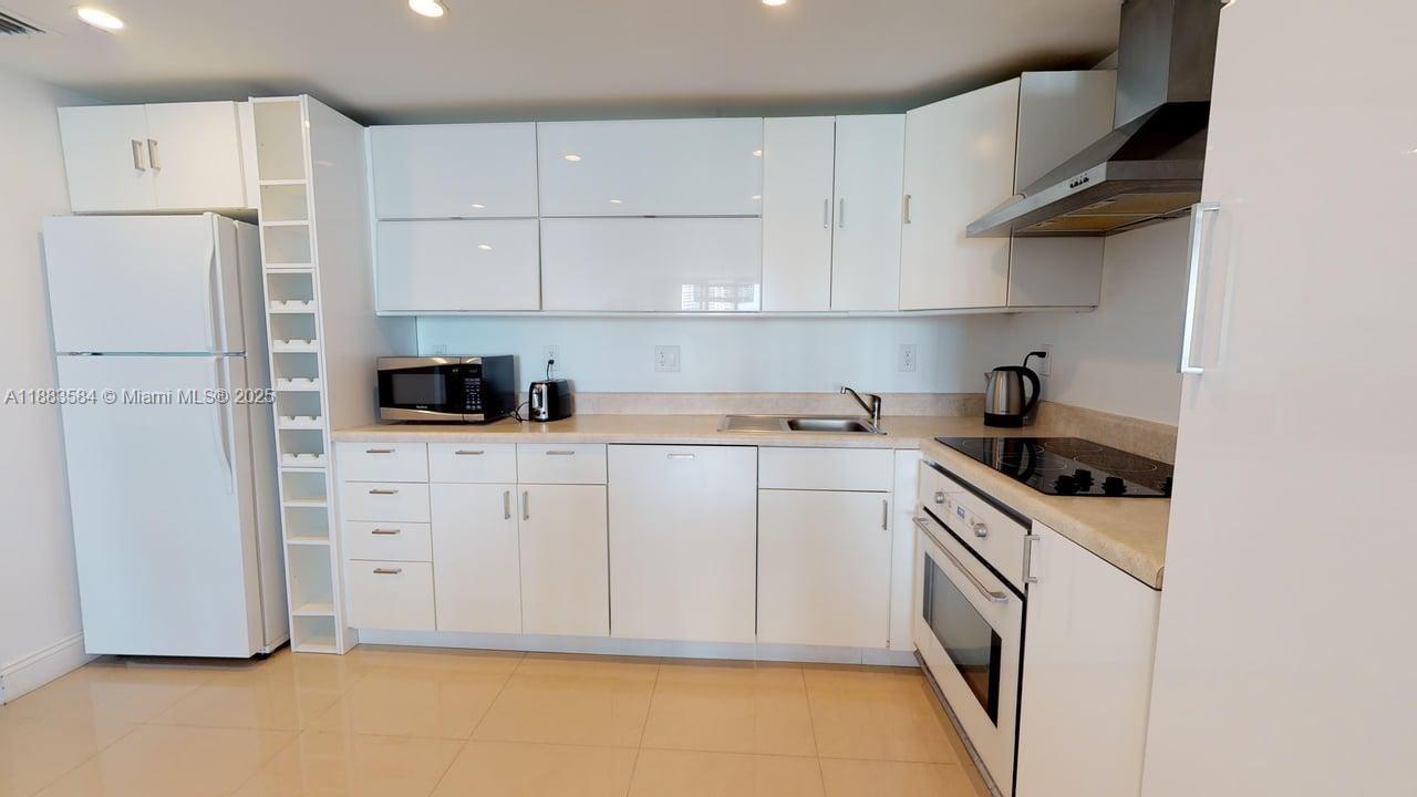Photo of 19370 Collins Ave  #620, Sunny Isles Beach, Florida, 33160 - 