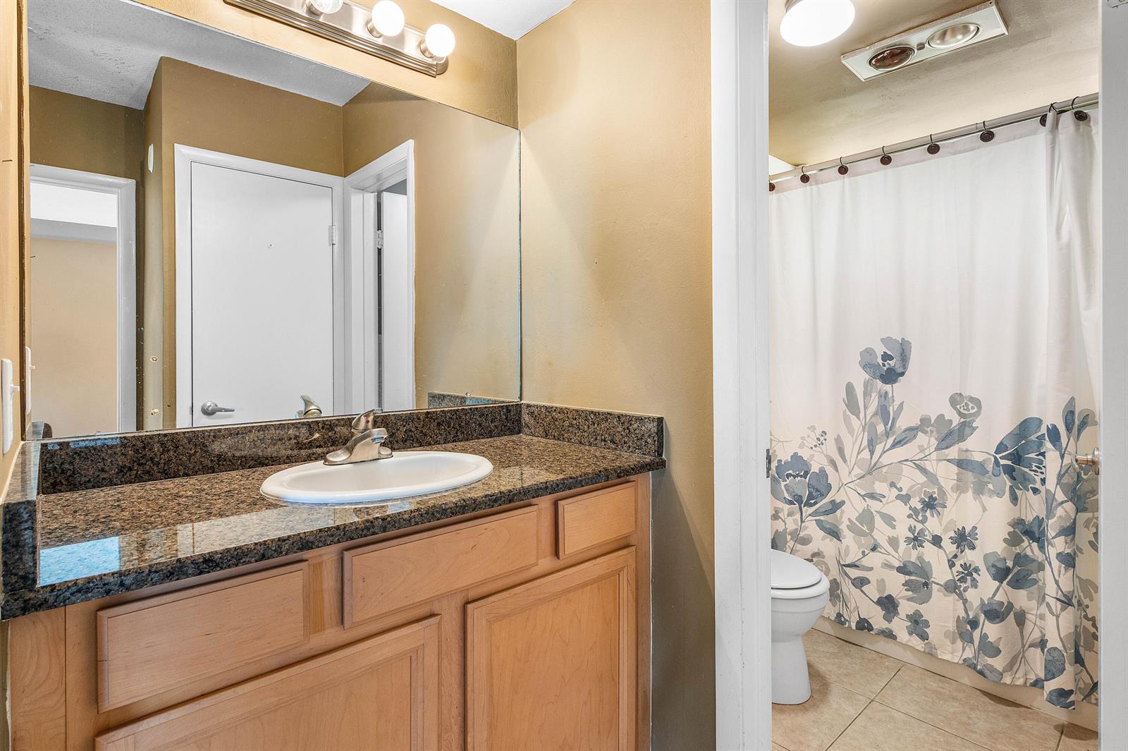 Ver detalles A3 1 / 1 754 sq. ft. $ 2026-06-01 0 foto