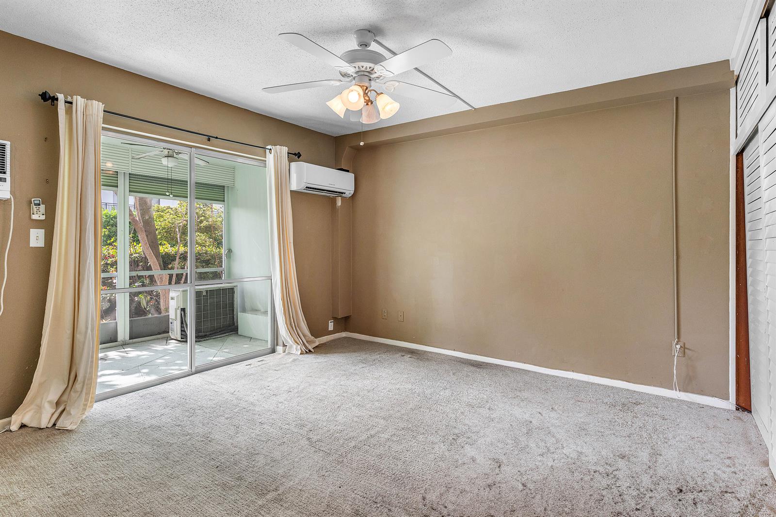 Ver detalles A3 1 / 1 754 sq. ft. $ 2026-06-01 0 foto
