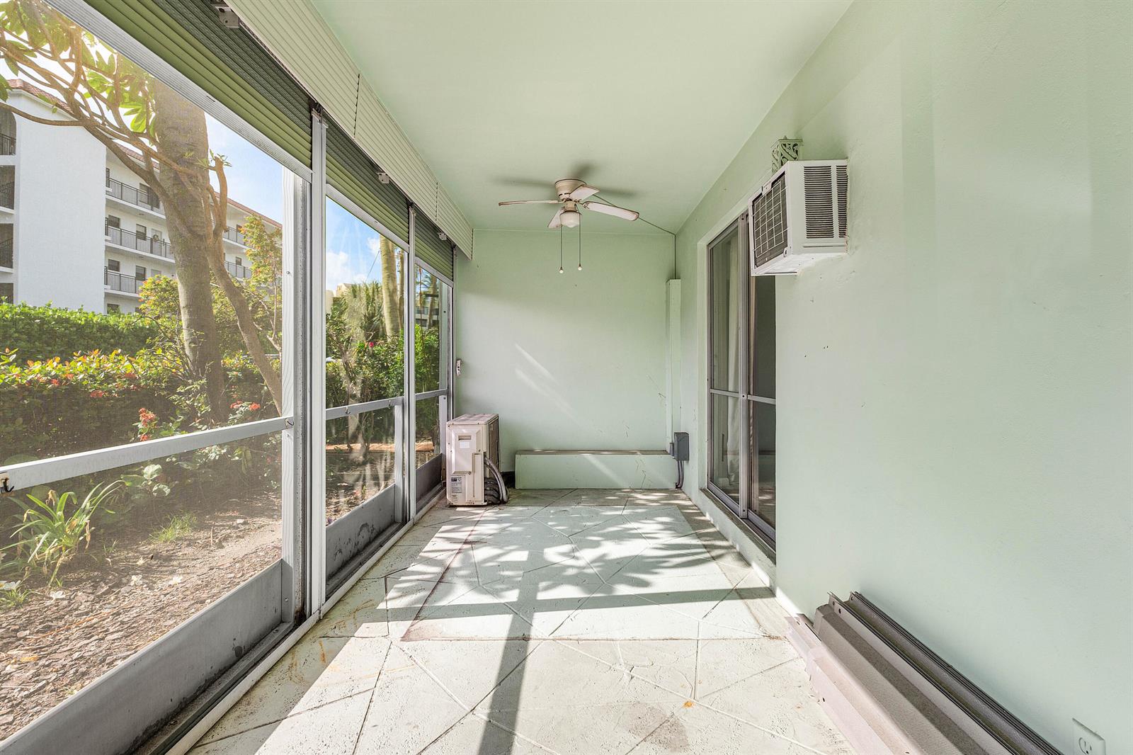 Ver detalles A3 1 / 1 754 sq. ft. $ 2026-06-01 0 foto