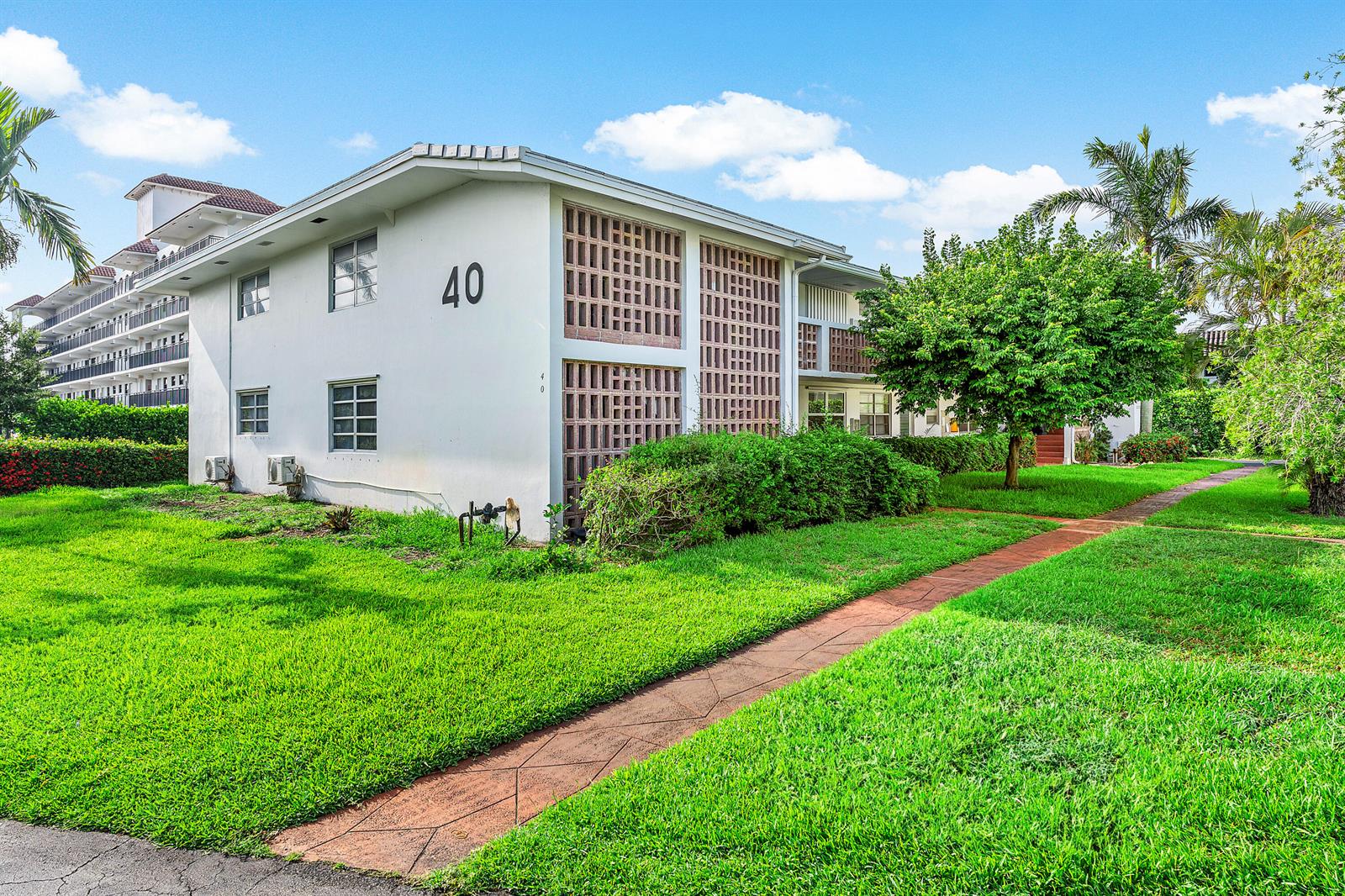 Ver detalles A3 1 / 1 754 sq. ft. $ 2026-06-01 0 foto