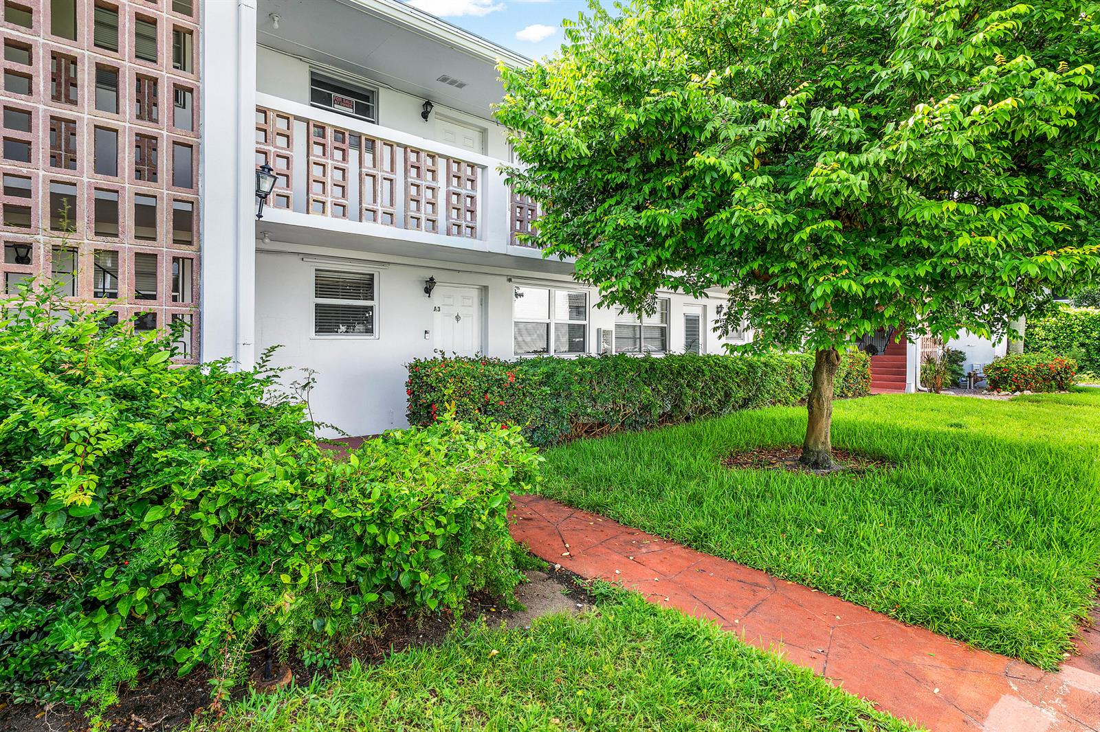 Ver detalles A3 1 / 1 754 sq. ft. $ 2026-06-01 0 foto