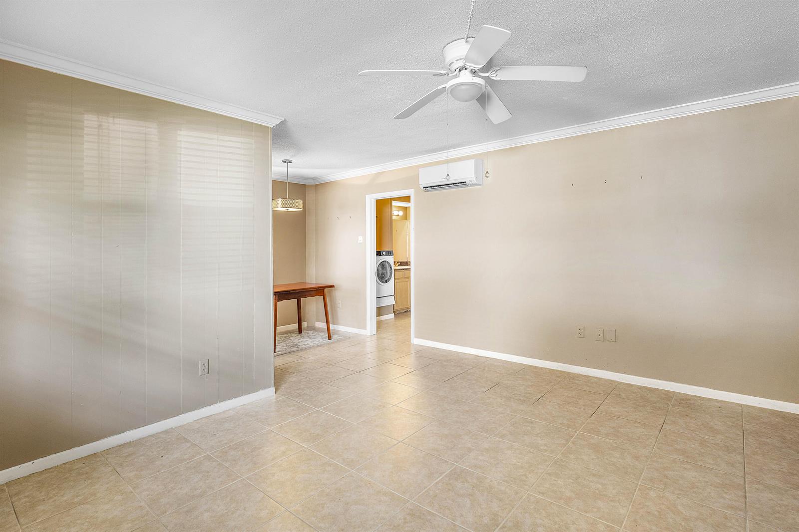 Ver detalles A3 1 / 1 754 sq. ft. $ 2026-06-01 0 foto
