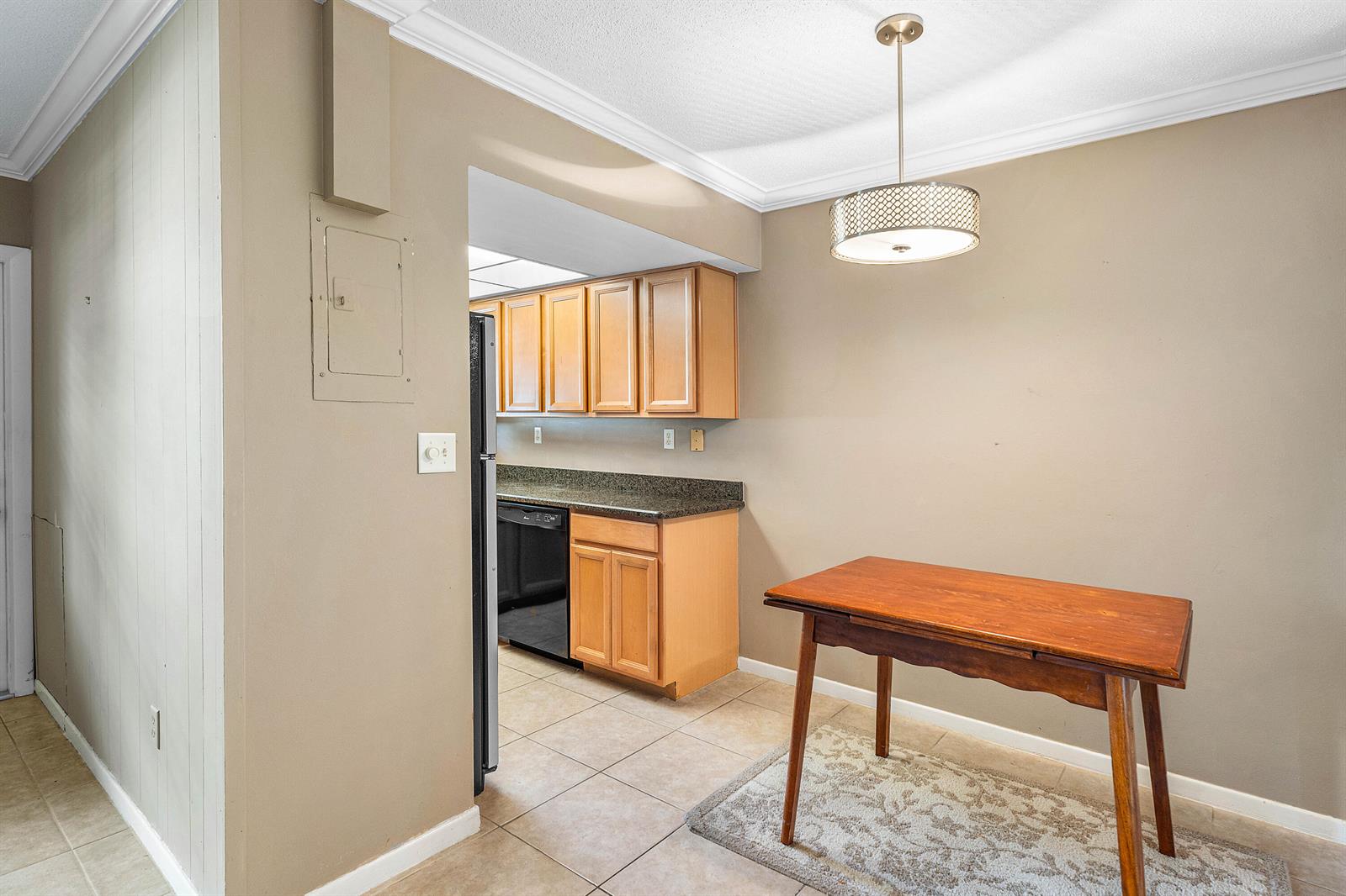 Ver detalles A3 1 / 1 754 sq. ft. $ 2026-06-01 0 foto