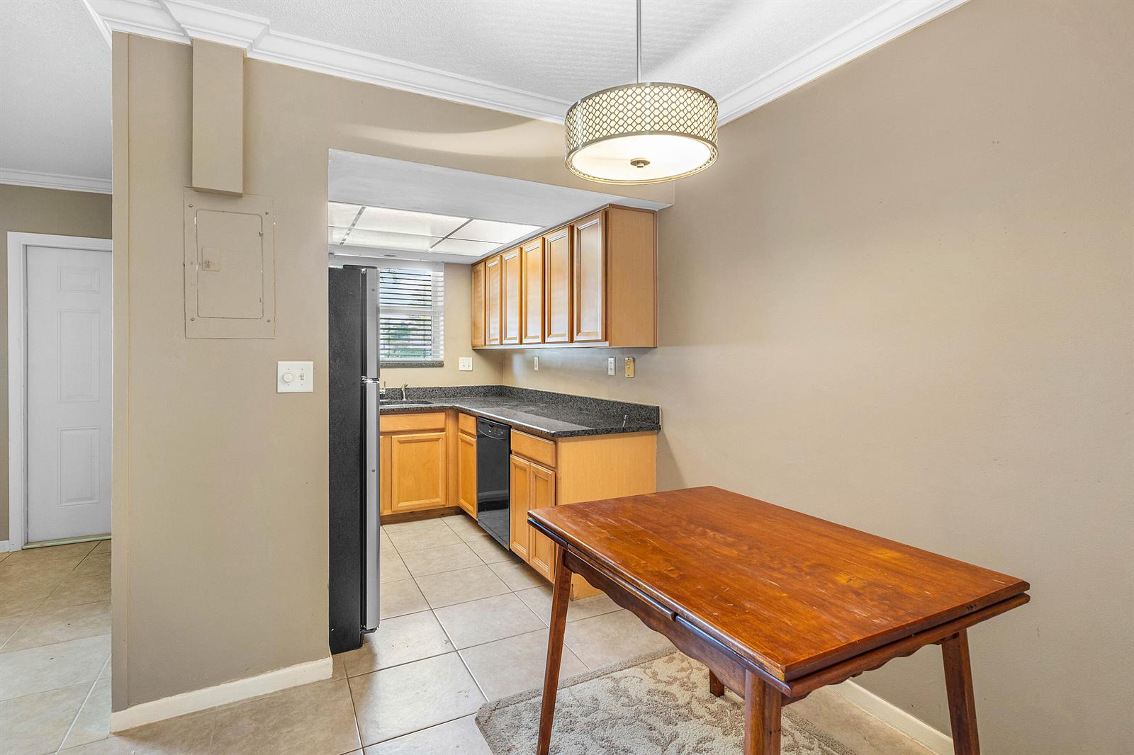 Ver detalles A3 1 / 1 754 sq. ft. $ 2026-06-01 0 foto