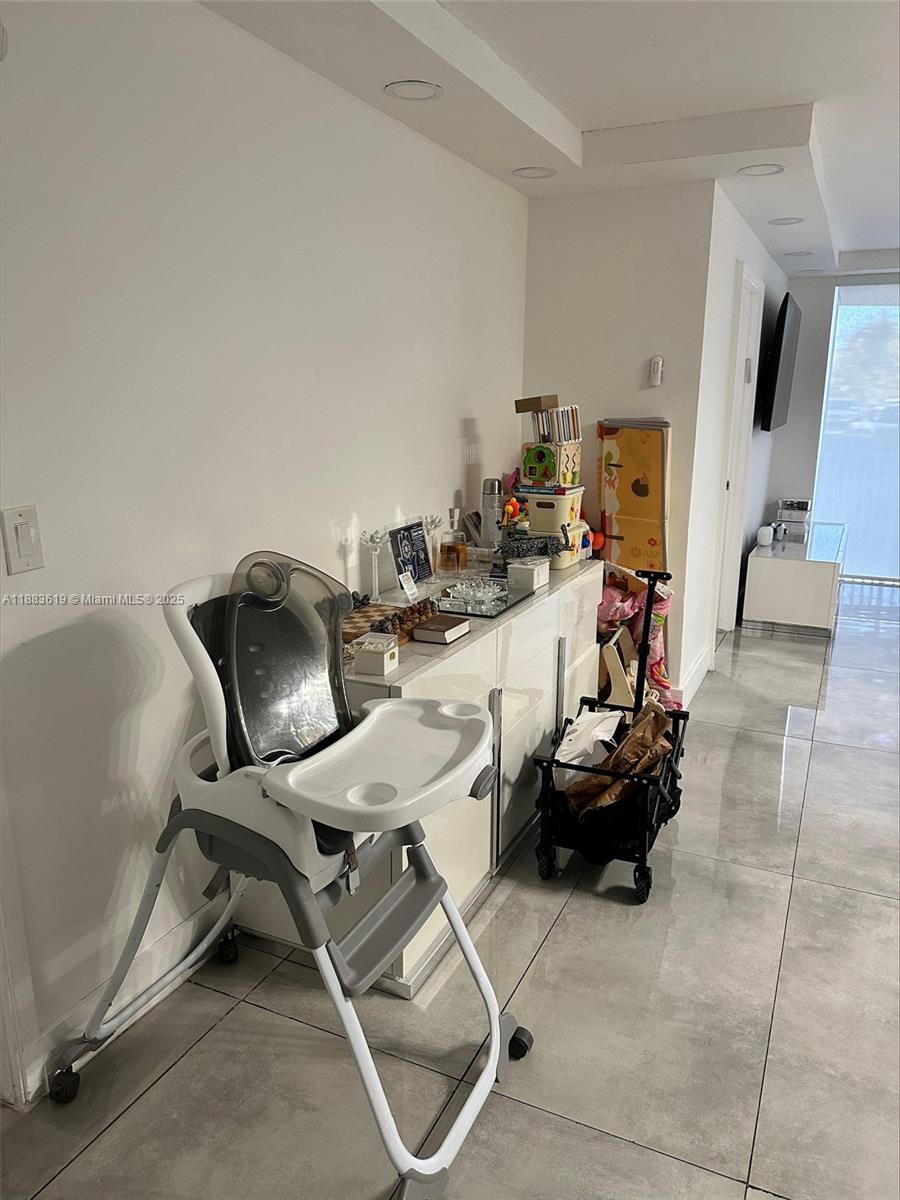 112-2 2 / 2 1036 sq. ft. $ 2025-09-23 0 Photo