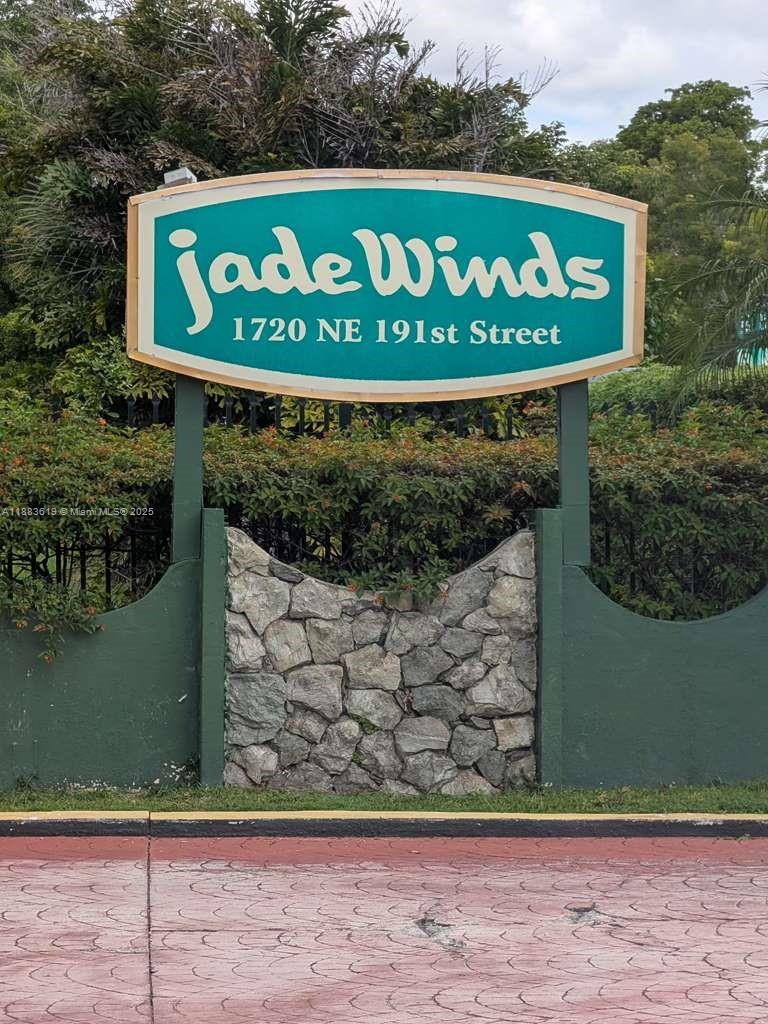 See details 112-2 2 / 2 1036 sq. ft. $ 2025-10-21 0 Photo