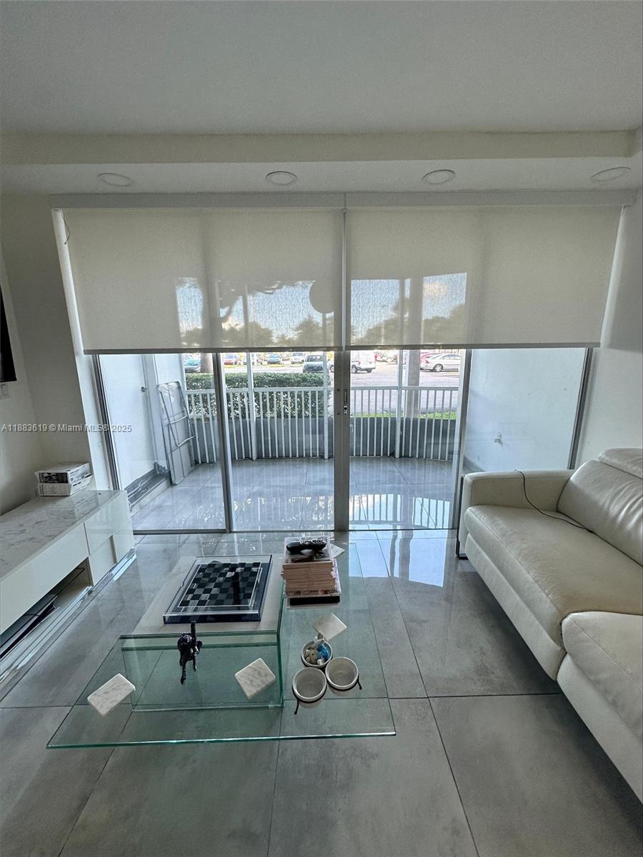 112-2 2 / 2 1036 sq. ft. $ 2025-09-23 0 Photo
