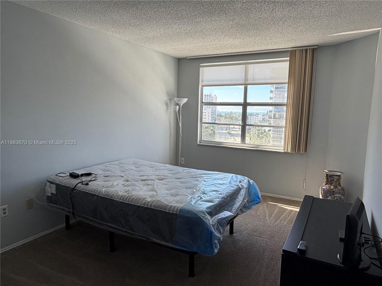 8L 1 / 2 870 sq. ft. $ 2025-09-23 0 Photo