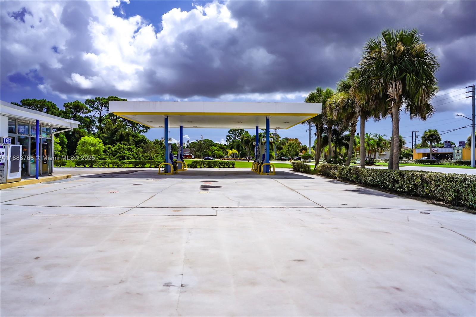 See details / sq. ft. $ 2025-09-23 0 Photo