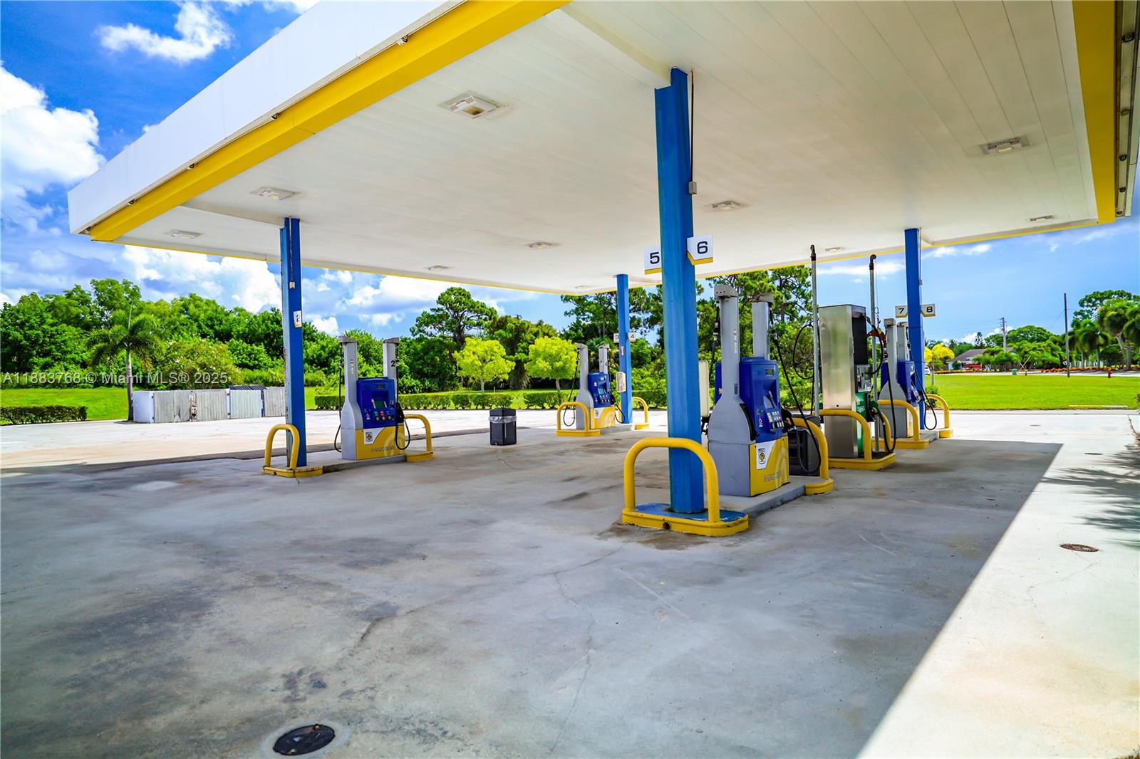 See details / sq. ft. $ 2025-09-23 0 Photo
