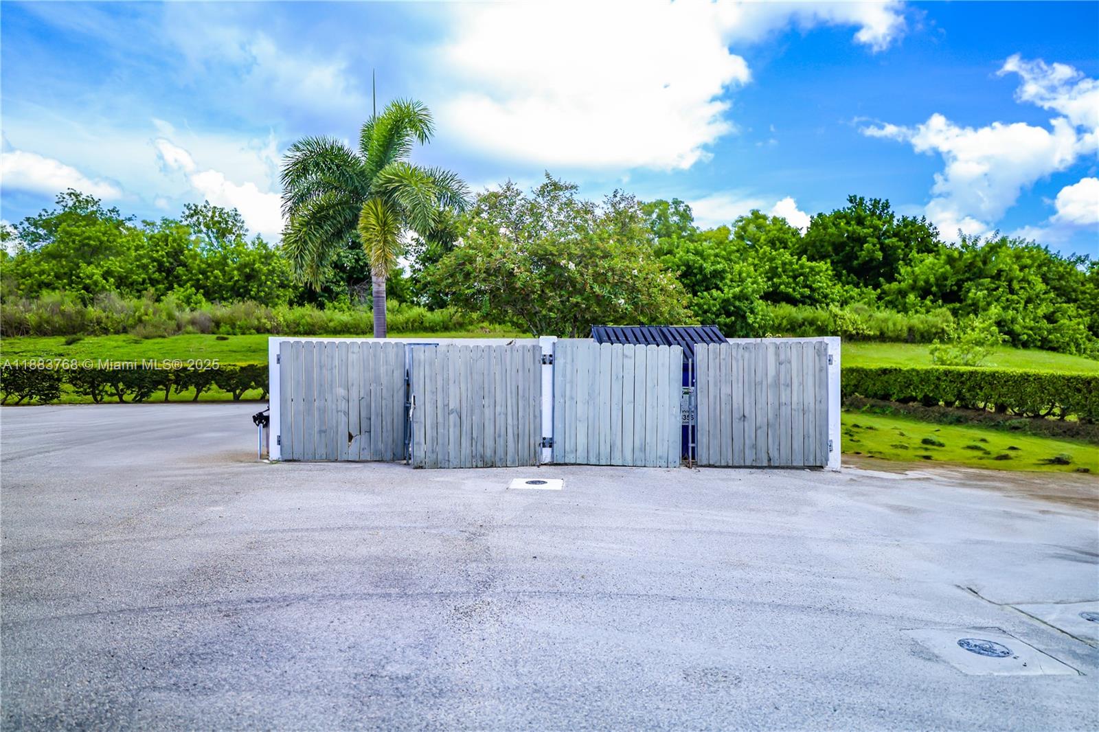 See details / sq. ft. $ 2025-09-23 0 Photo