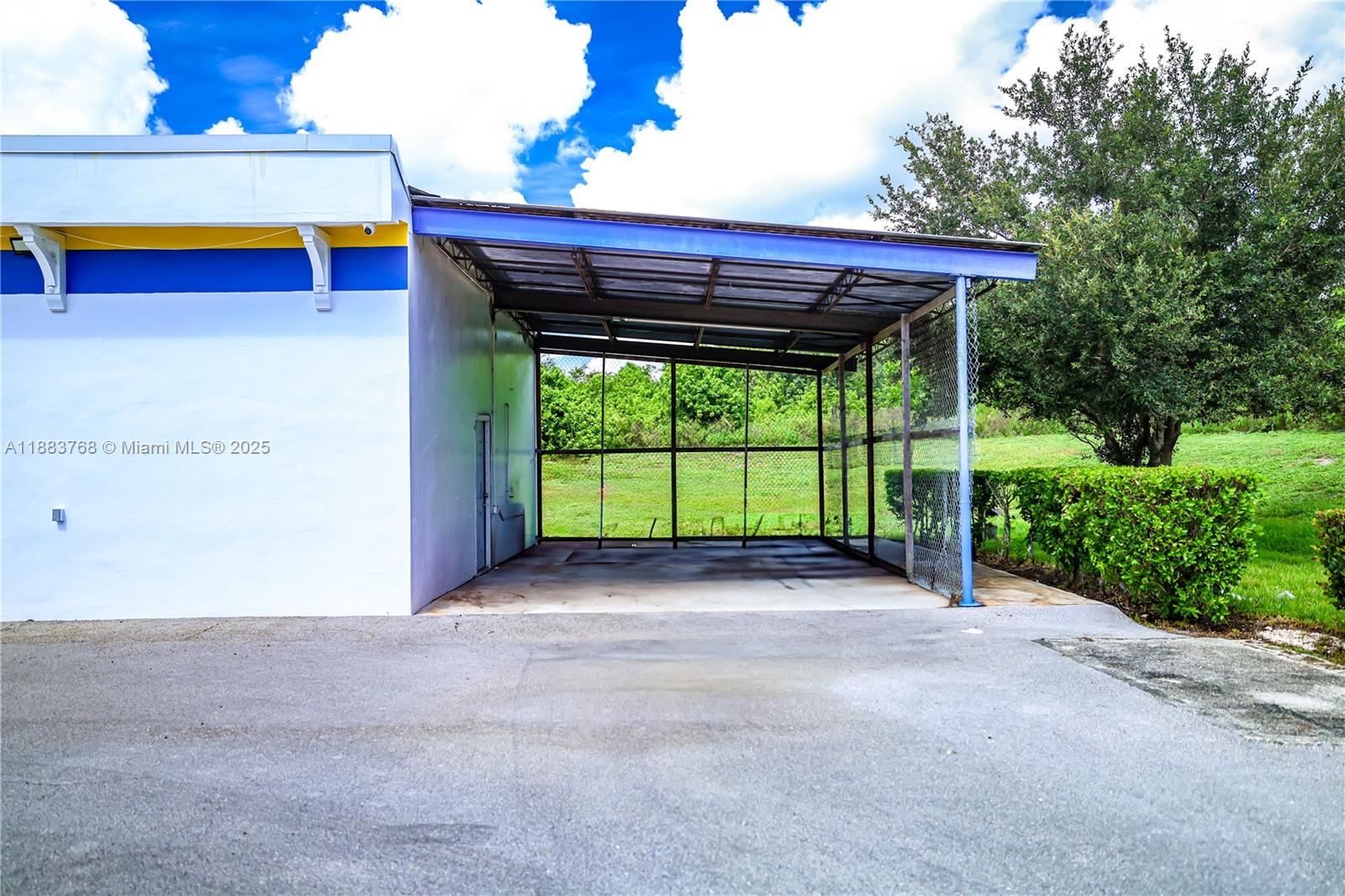 See details / sq. ft. $ 2025-09-23 0 Photo