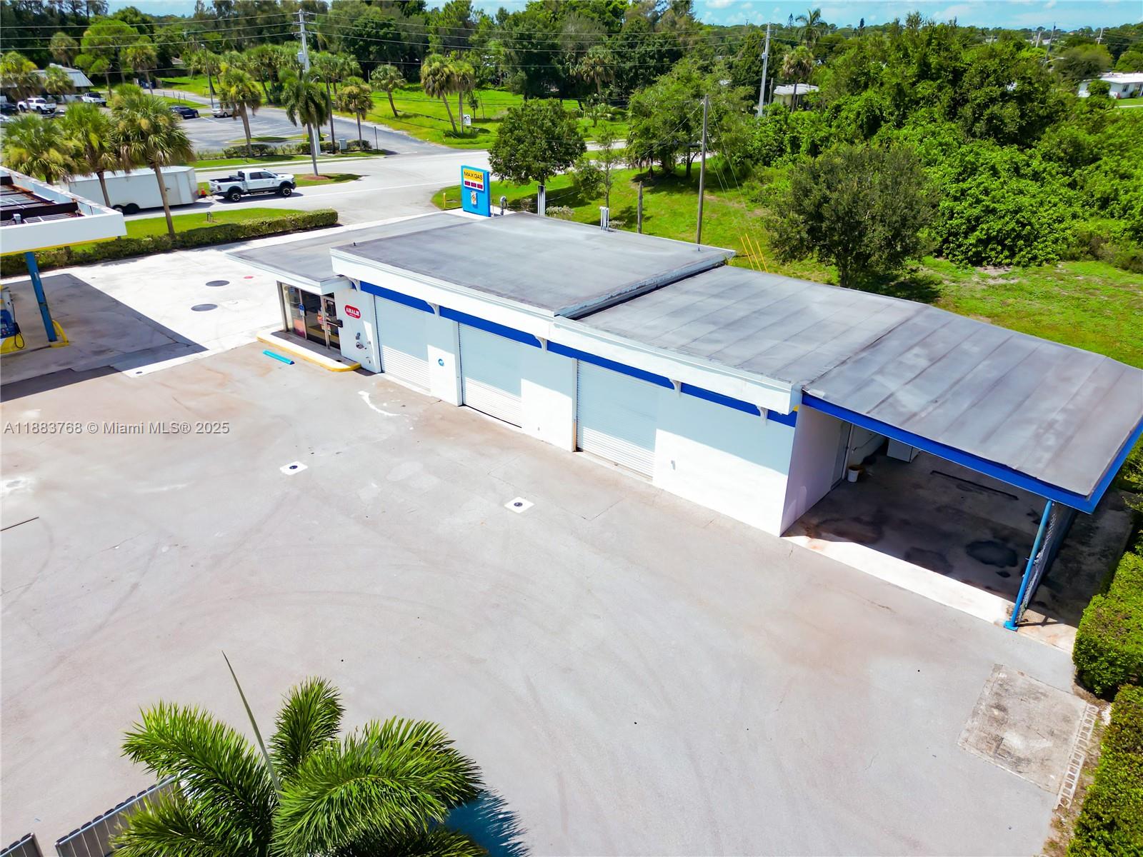 See details / sq. ft. $ 2025-09-23 0 Photo