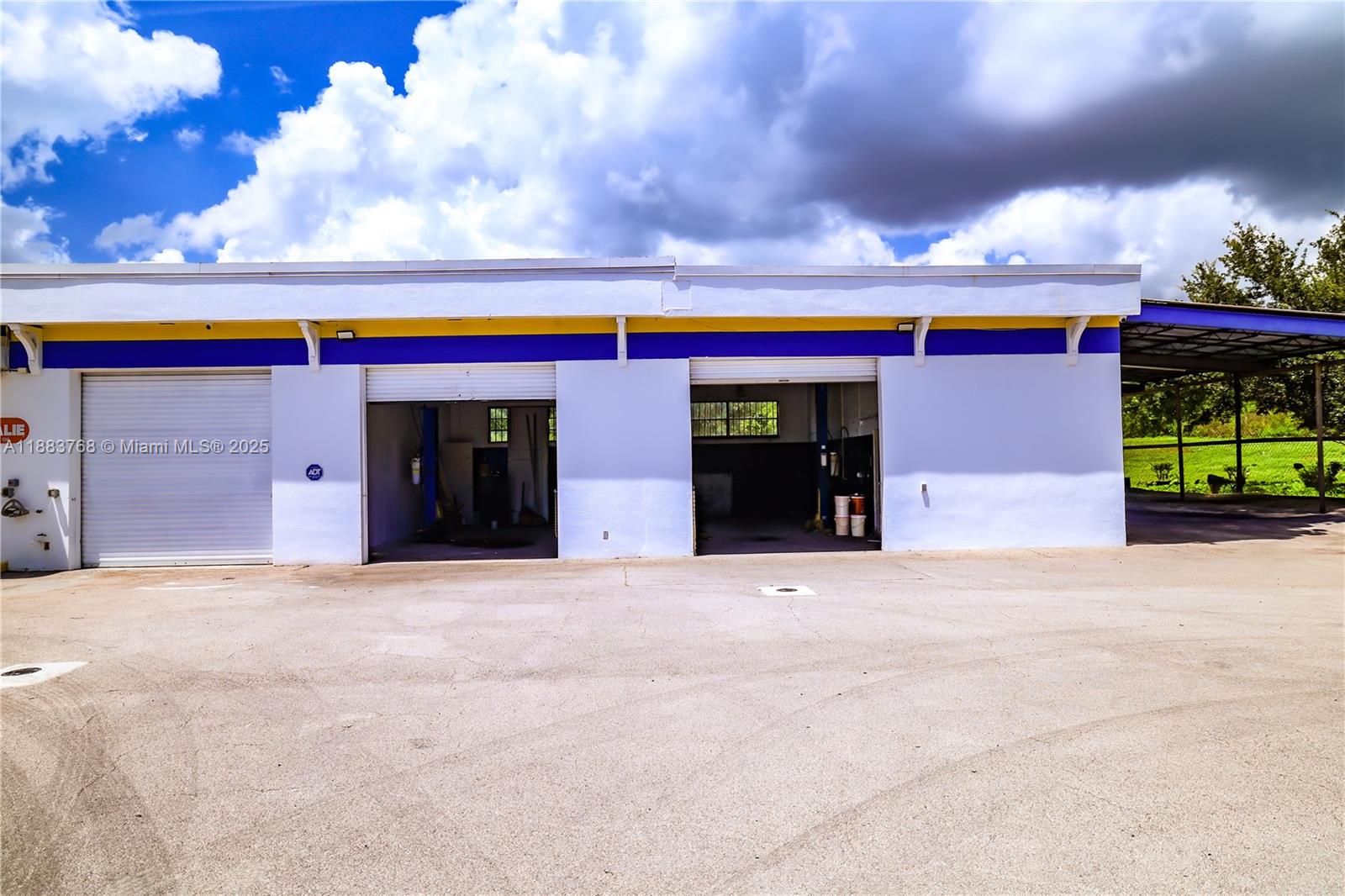 See details / sq. ft. $ 2025-09-23 0 Photo