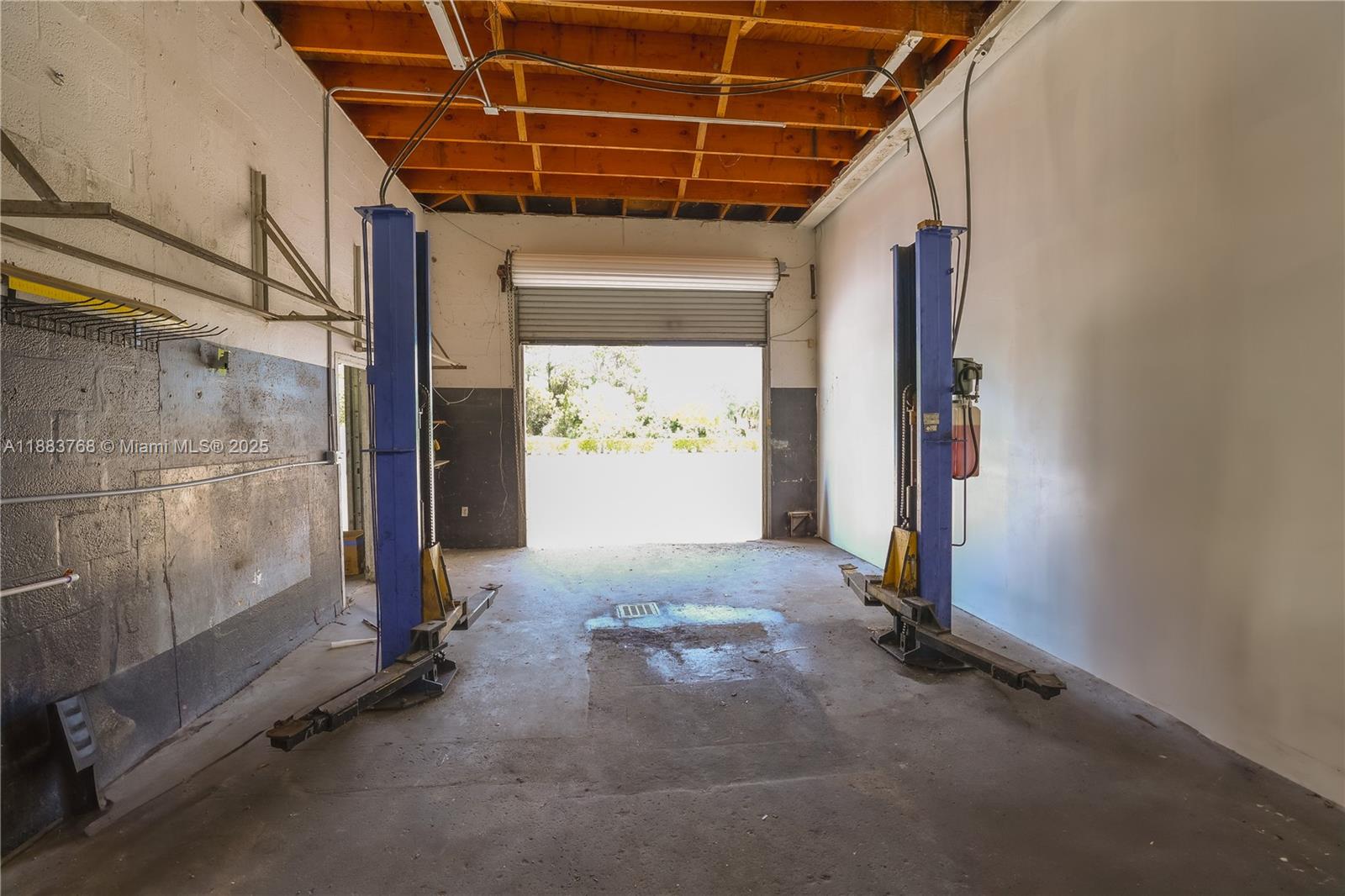 See details / sq. ft. $ 2025-09-23 0 Photo