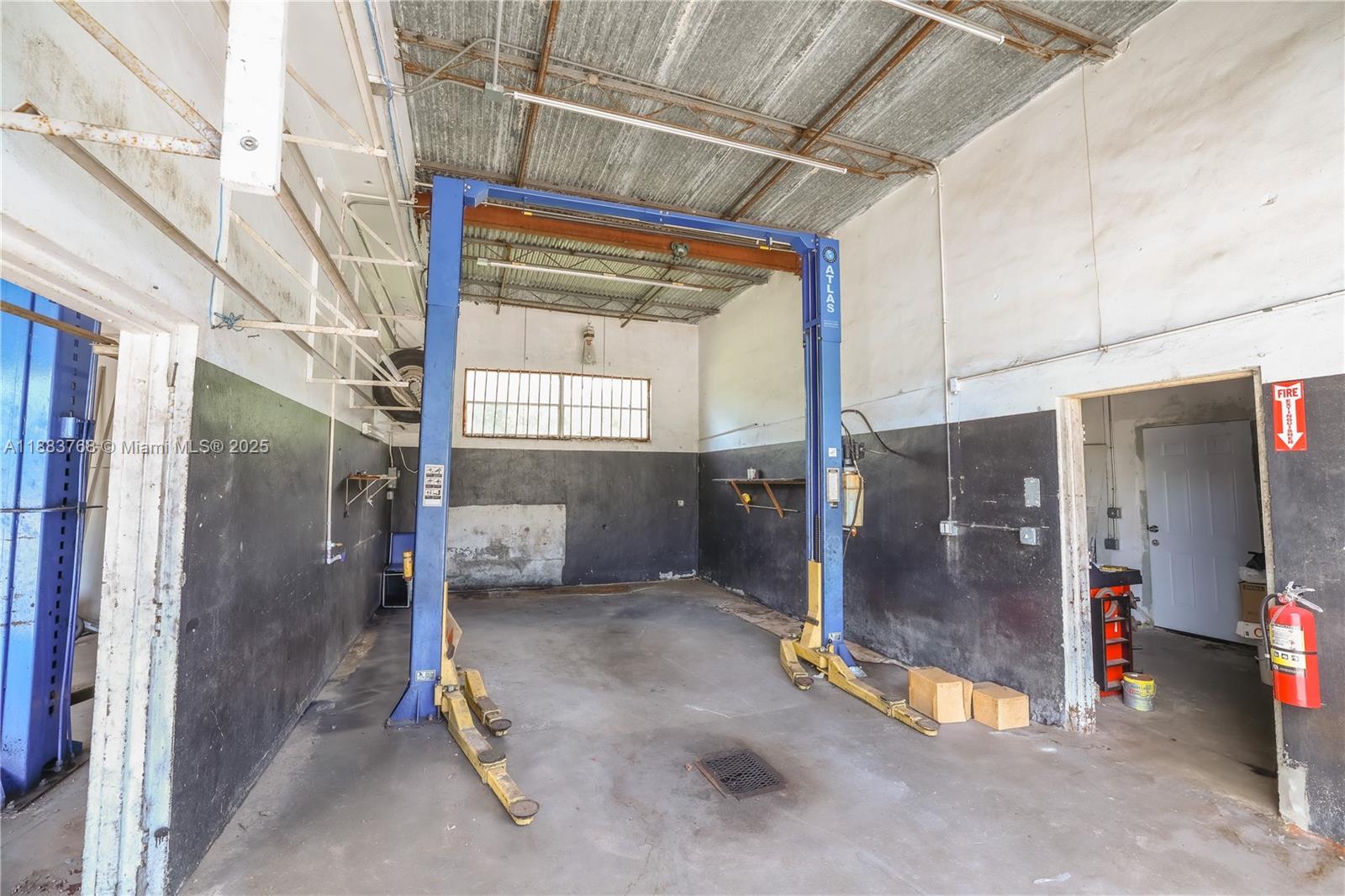 See details / sq. ft. $ 2025-09-23 0 Photo