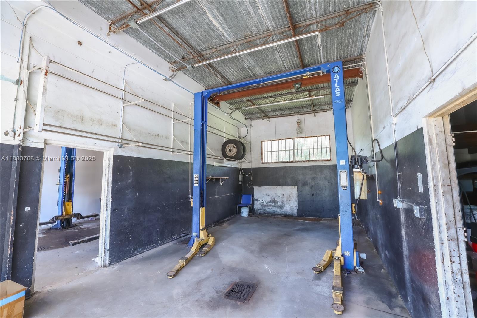 See details / sq. ft. $ 2025-09-23 0 Photo