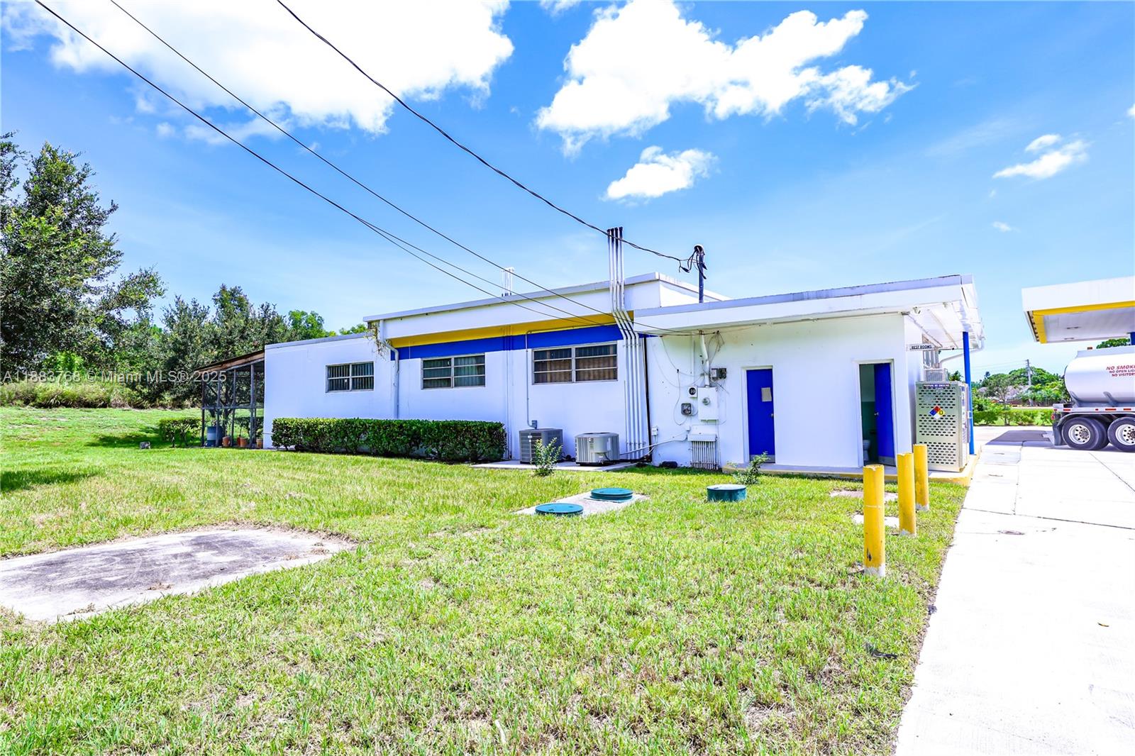 See details / sq. ft. $ 2025-09-23 0 Photo