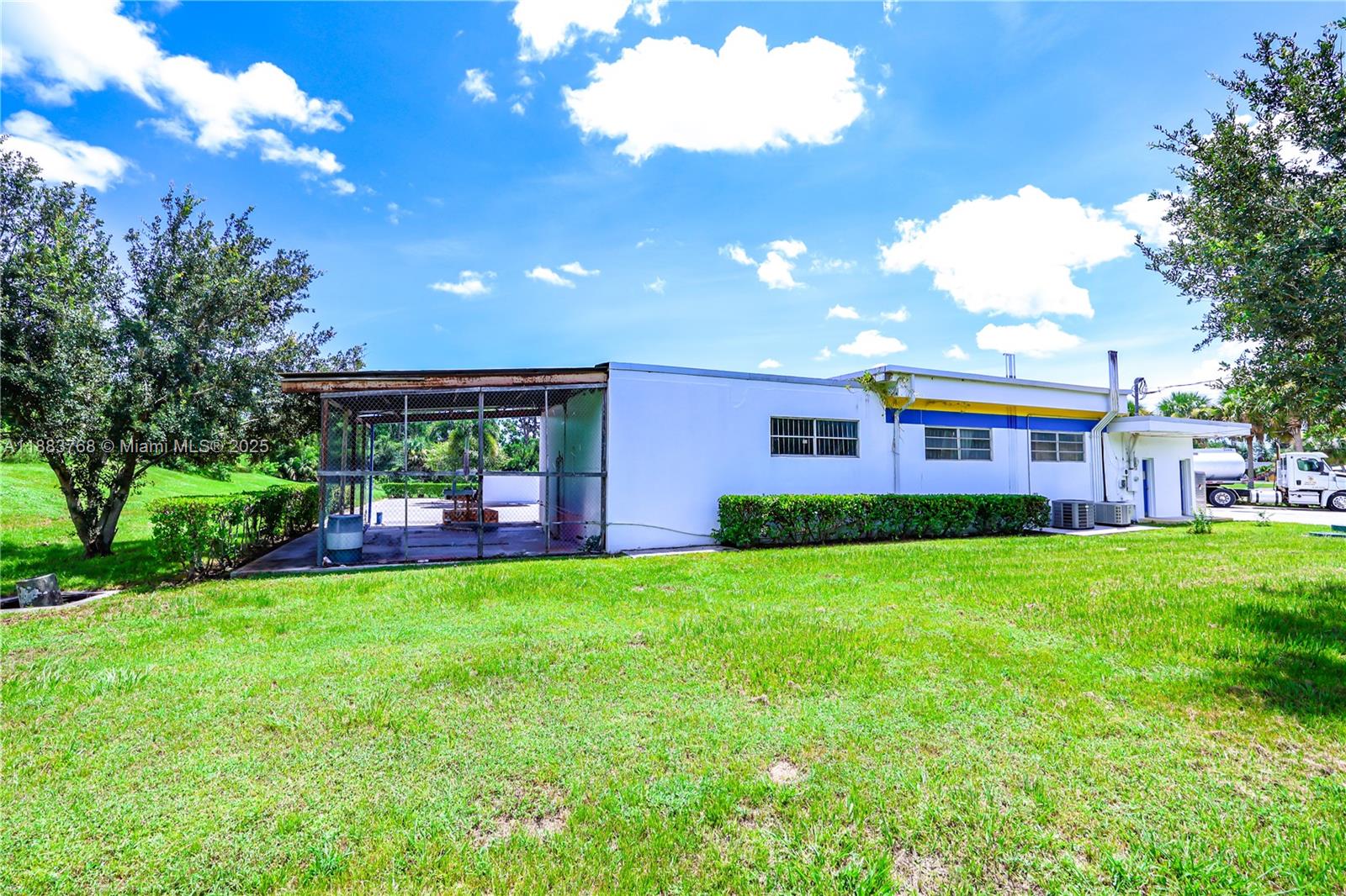 See details / sq. ft. $ 2025-09-23 0 Photo