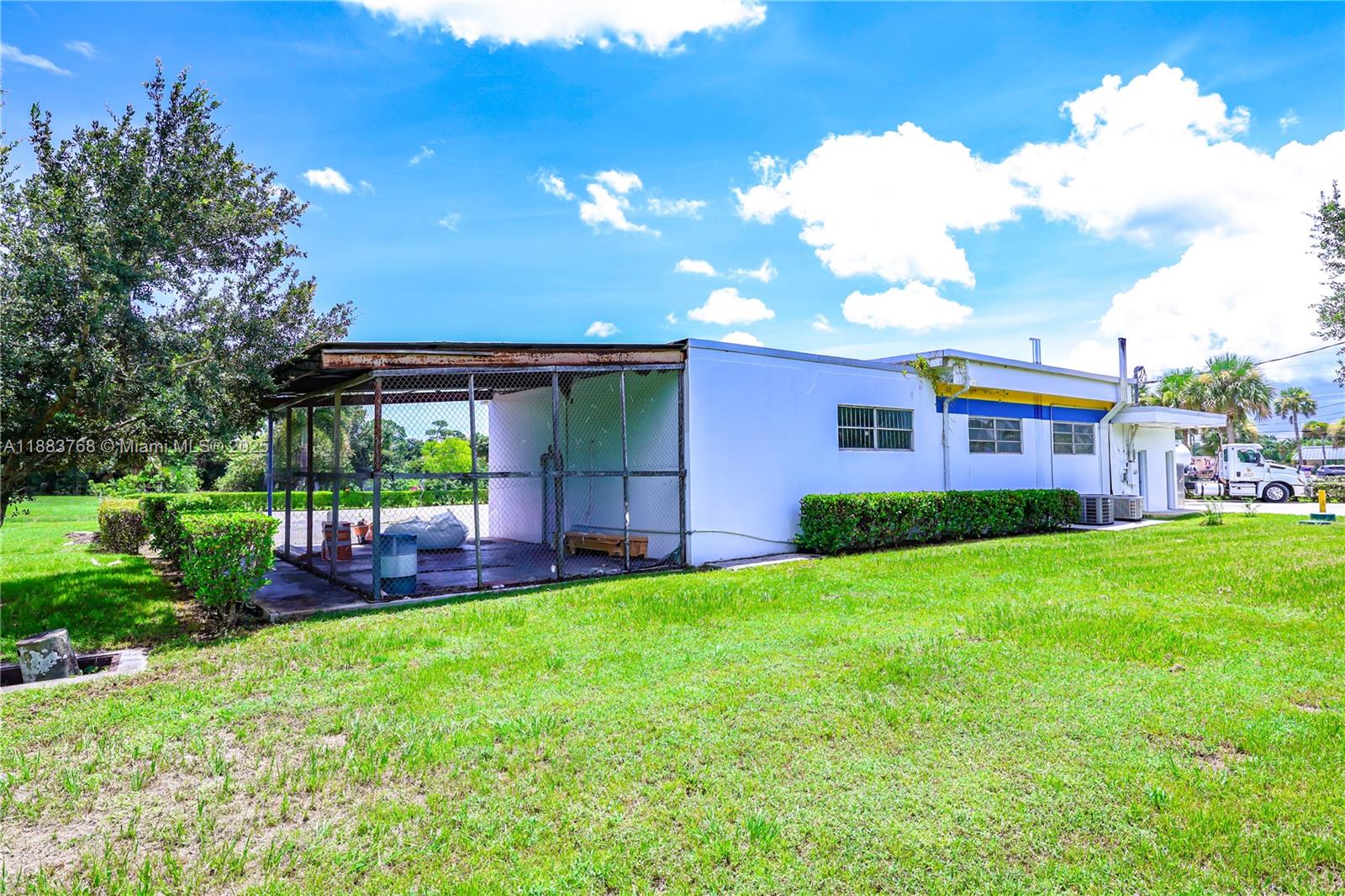 See details / sq. ft. $ 2025-09-23 0 Photo